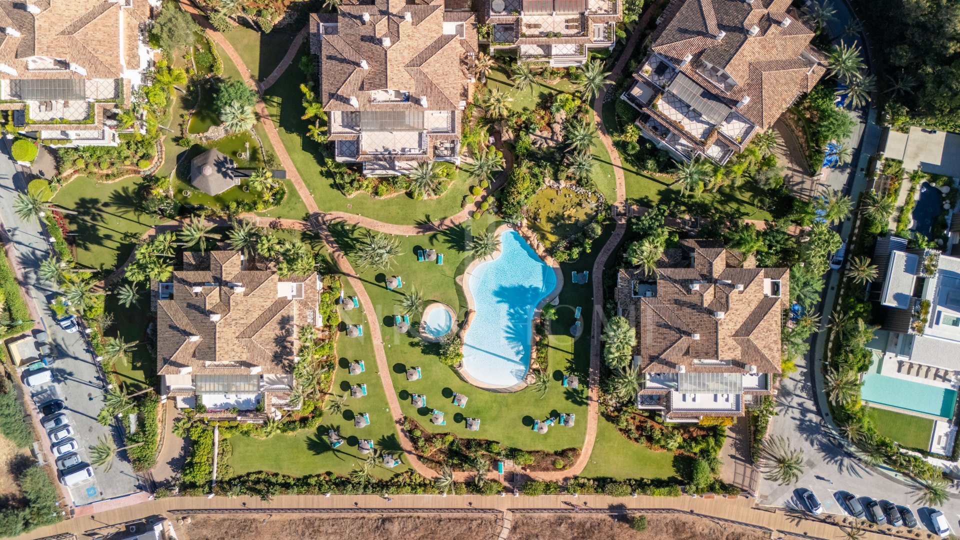 Luxury 3 Bedroom Beachfront Apartment with Sea Views | Los Monteros Playa, Marbella