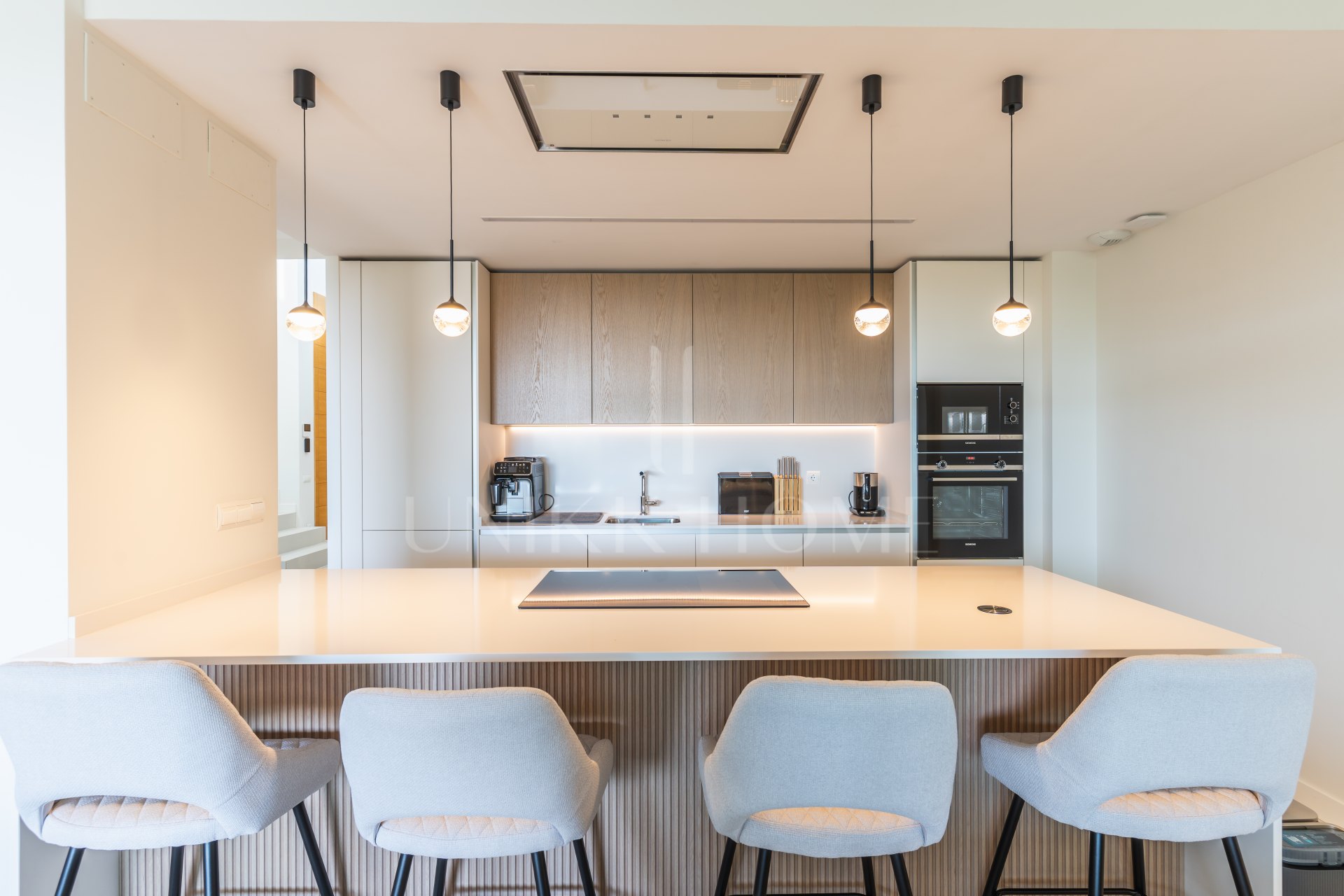 Exclisiva villa pareada de 4 dormitorios con diseño elegante y moderno en la urbanización Soul en Santa Clara