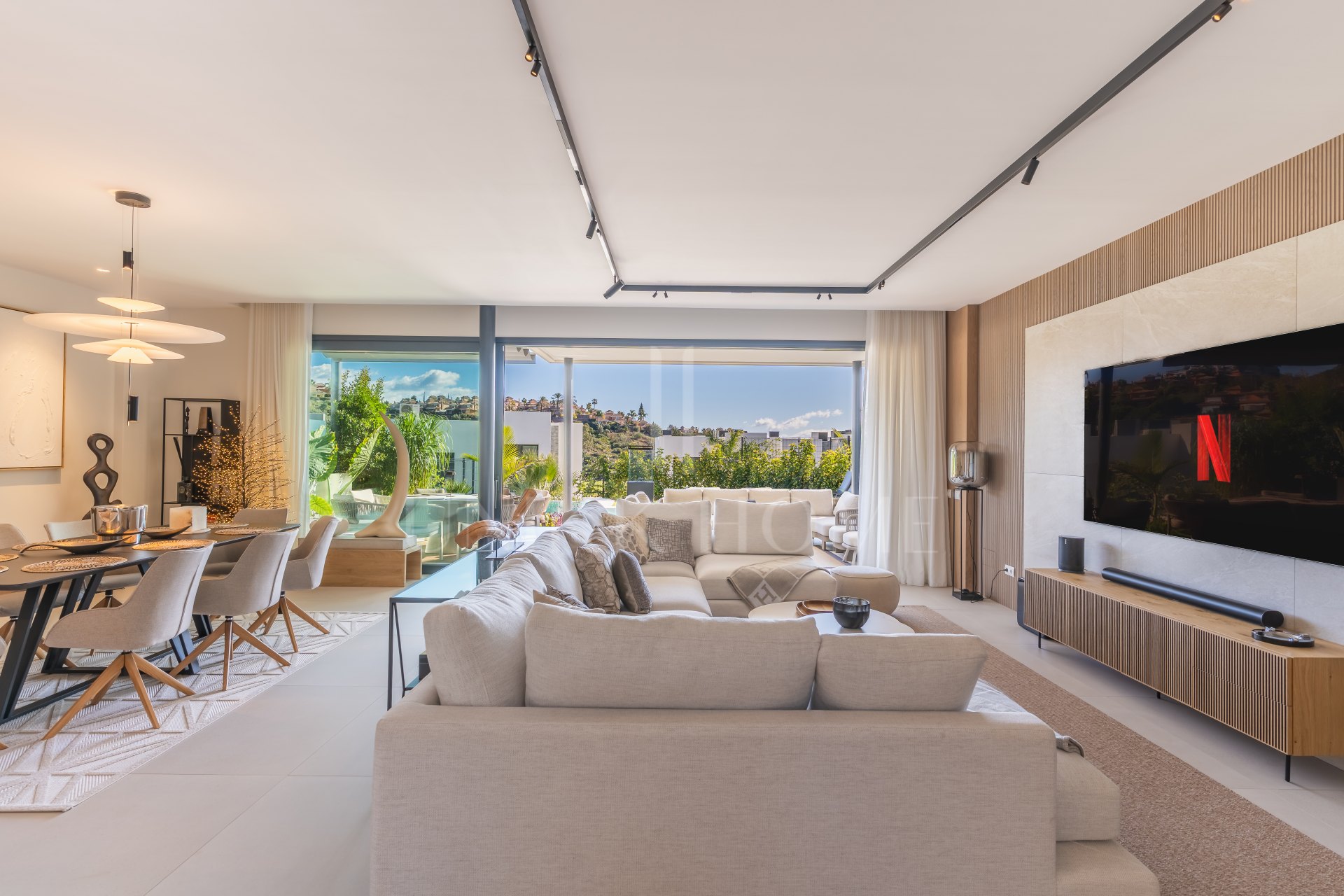 Exclisiva villa pareada de 4 dormitorios con diseño elegante y moderno en la urbanización Soul en Santa Clara