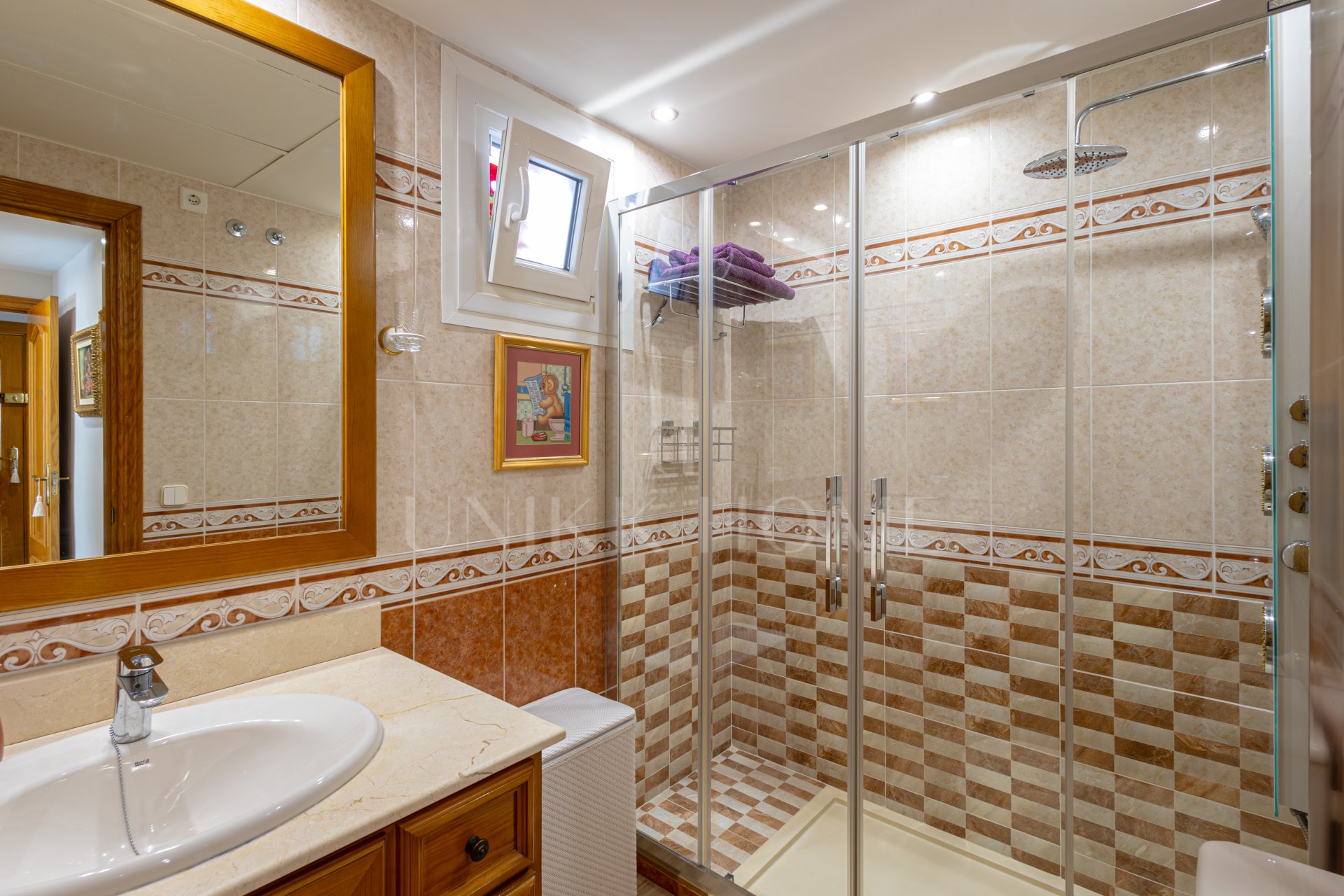 Bright duplex penthouse in Marbella center with garage space included.