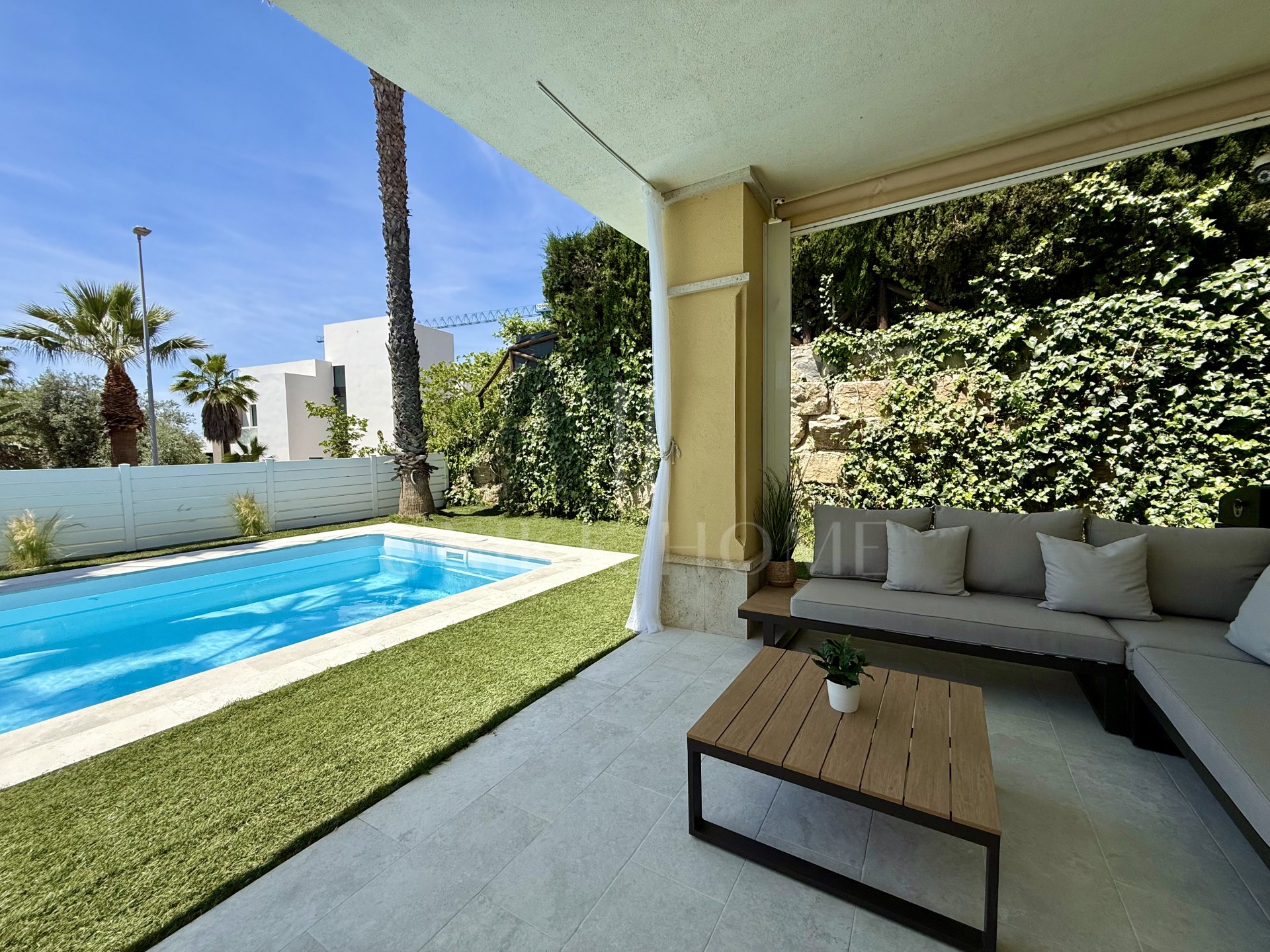 EXCLUSIVE TOWNHOUSE IN SANTA CLARA WITH OPEN VIEWS