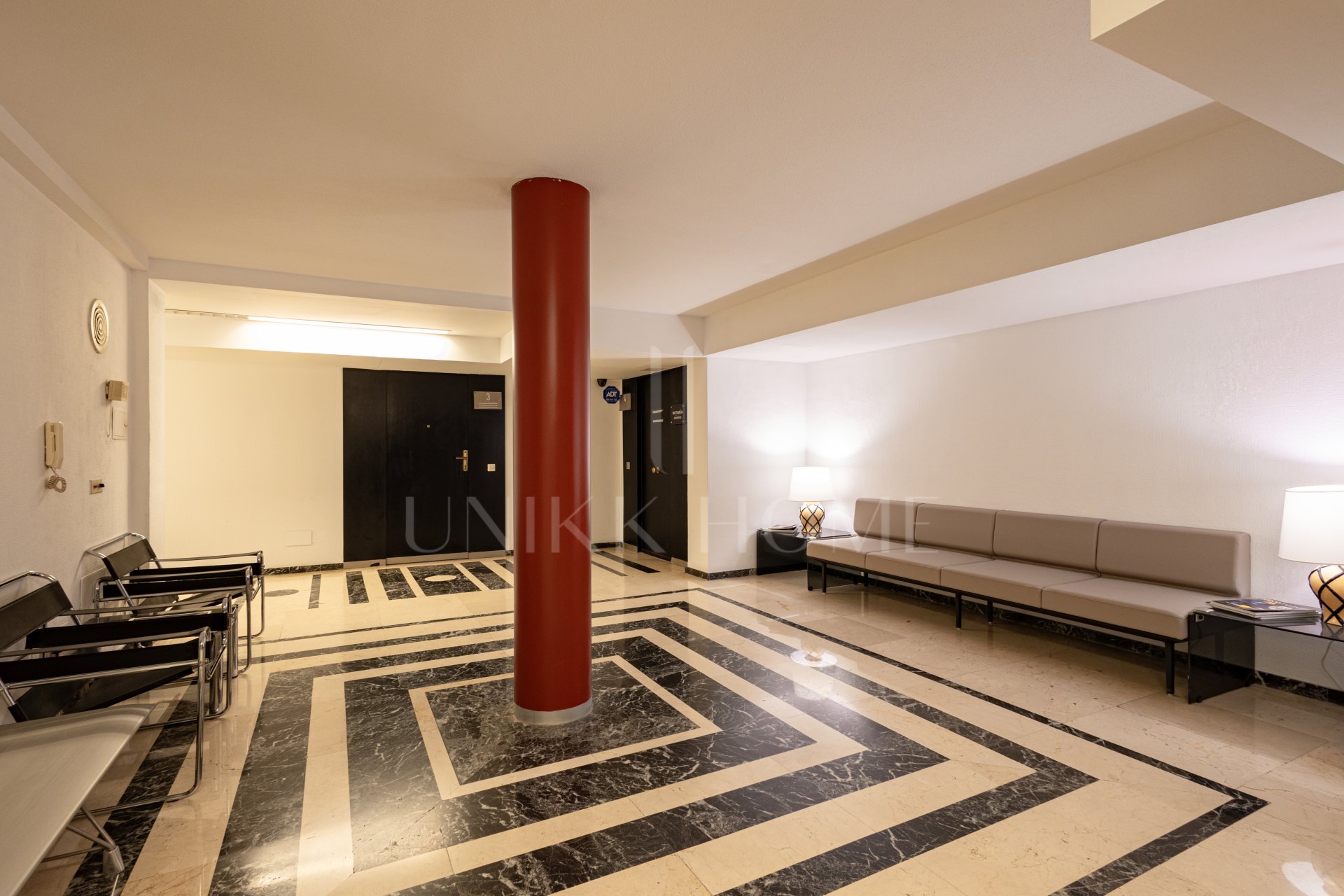 Premium 91 m² Office in Marbella Centre – Pata Pata Building