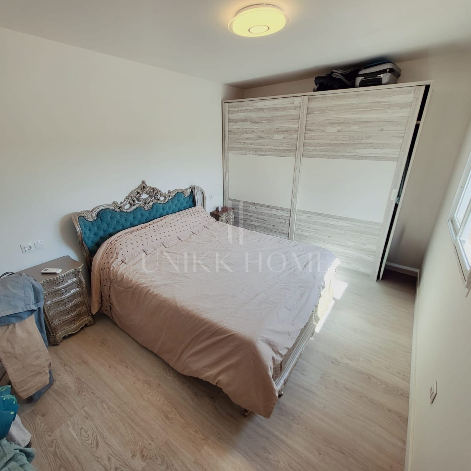 Villa with two separate flats, a large plot and a private swimming pool in Valle Romano, Estepona West