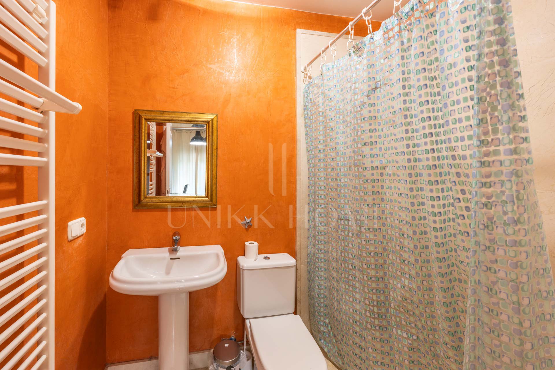 Semi-Detached Corner House with 4 bedrooms and Spacious Garden in Sotogrande Costa