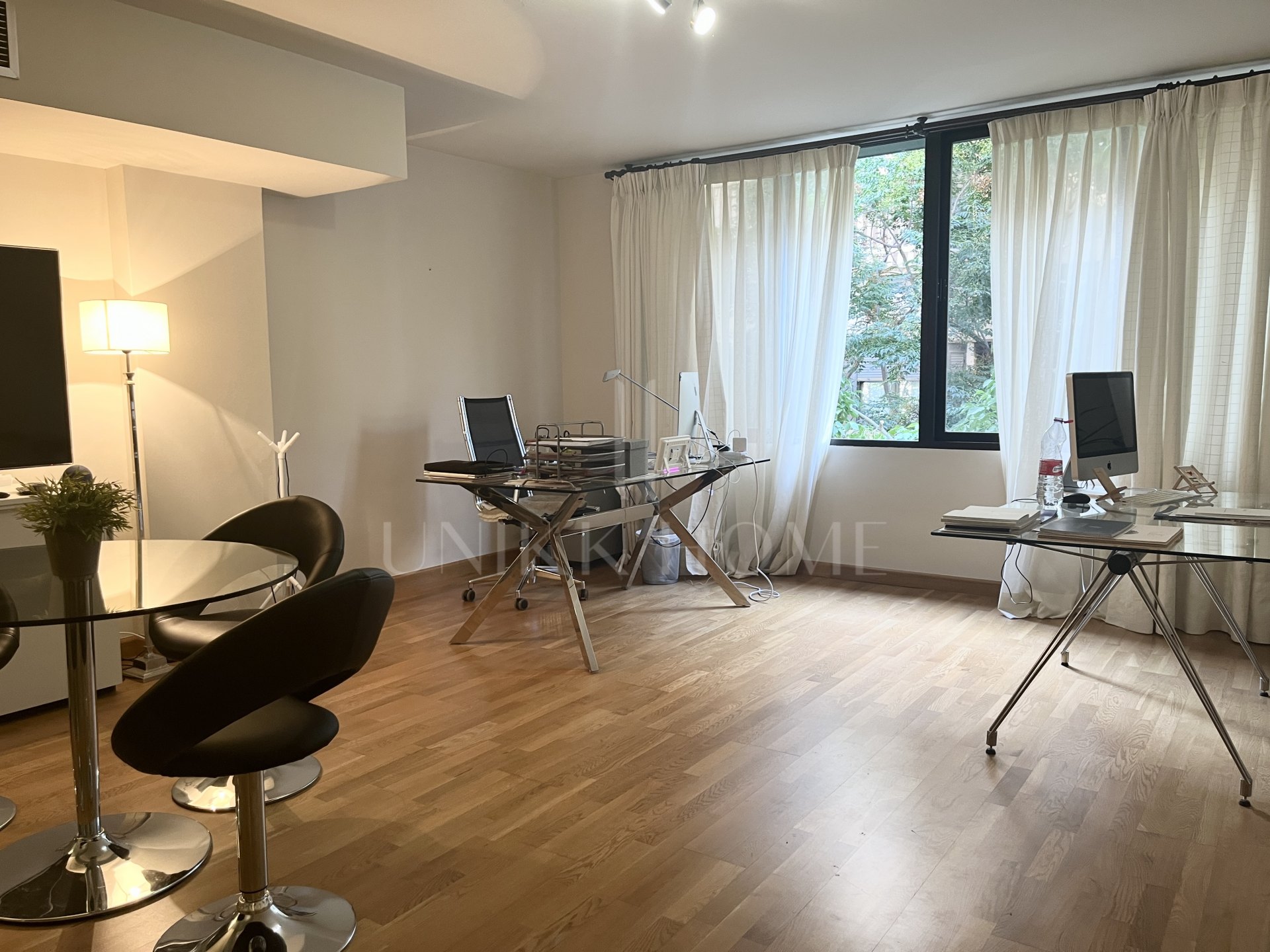 Bright and functional office of 42 m2 in strategic location of Marbella