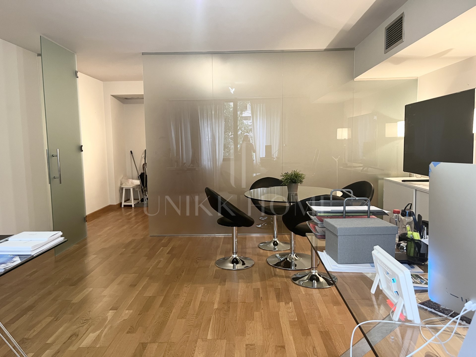 Bright and functional office of 42 m2 in strategic location of Marbella