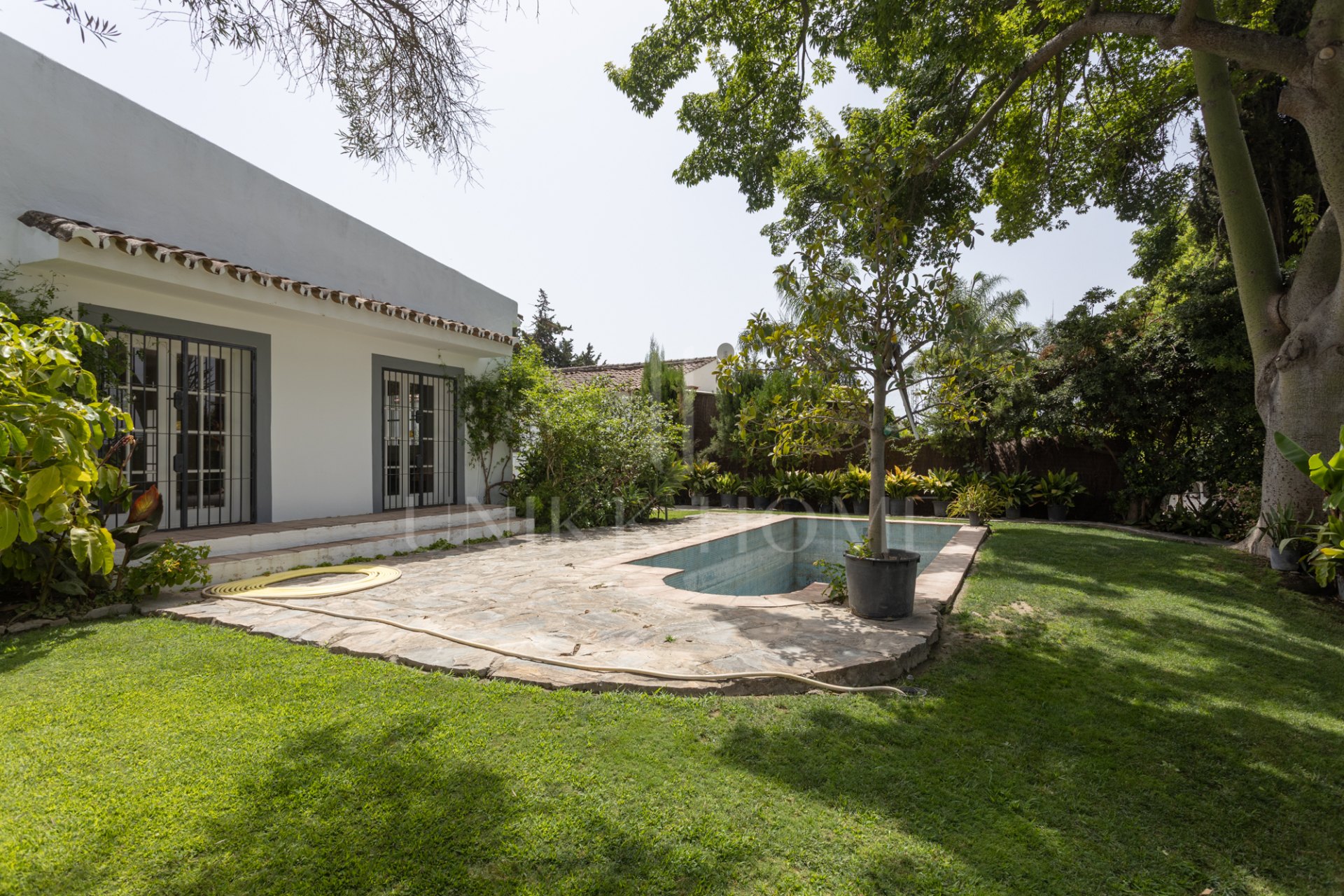 Charming country house with pool, complete privacy and easy access to San Pedro