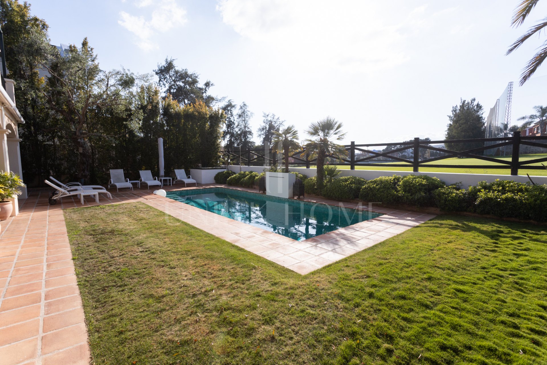 Villa with private pool on the golf course front line – Isla de Guadalmina, Guadalmina Alta