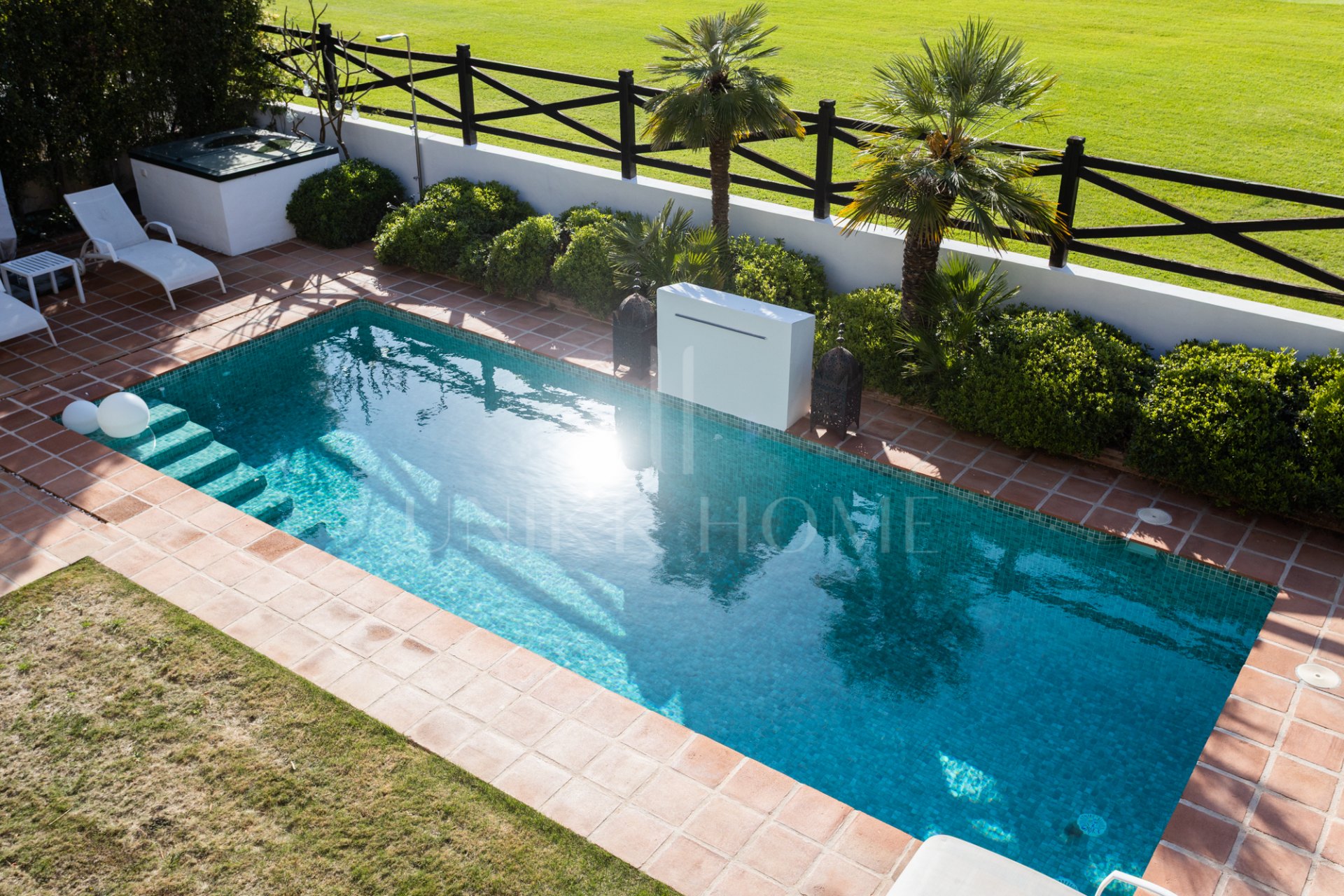 Villa with private pool on the golf course front line – Isla de Guadalmina, Guadalmina Alta