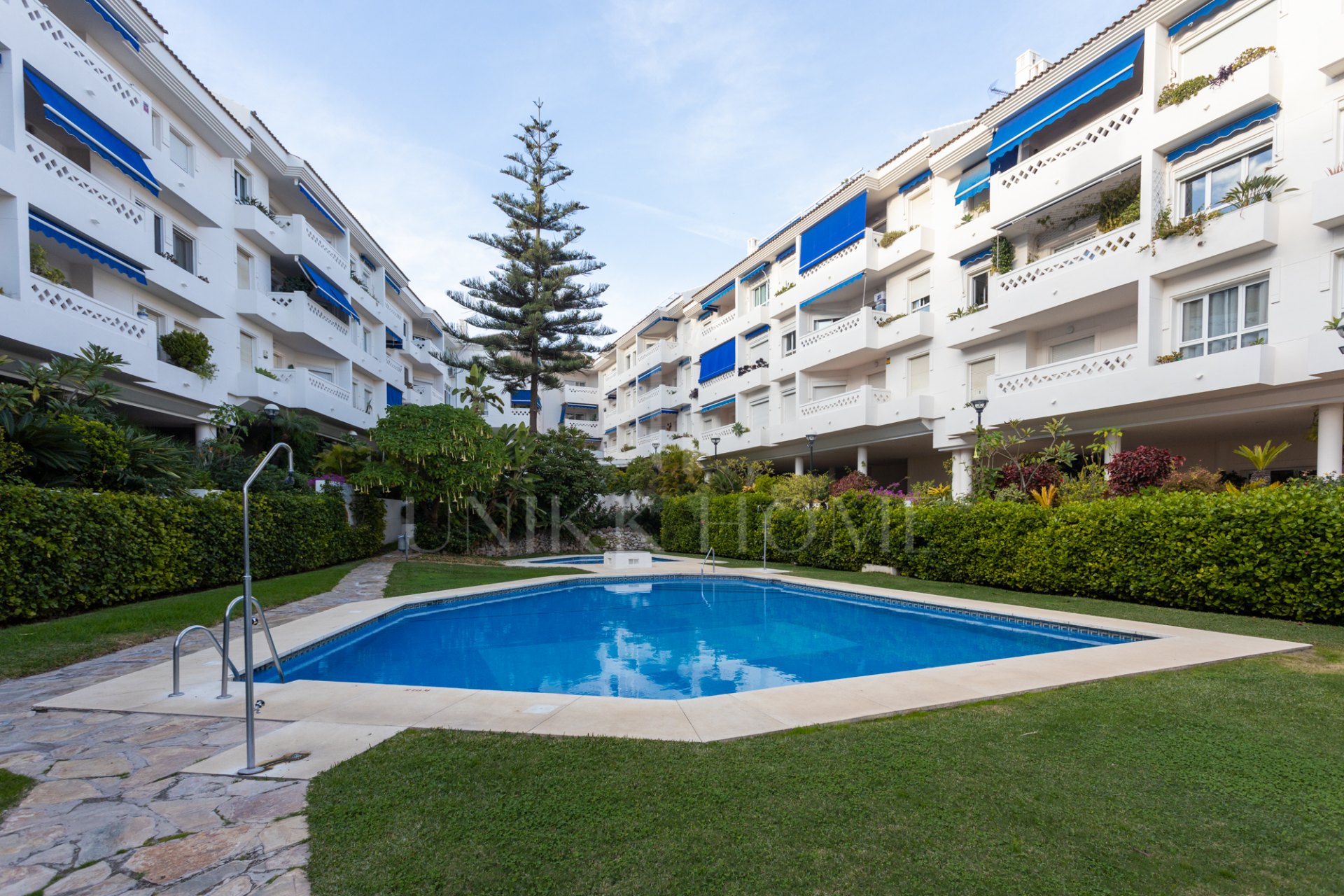 Ático Dúplex Exclusivo en el Corazón del Bulevar de San Pedro Alcántara