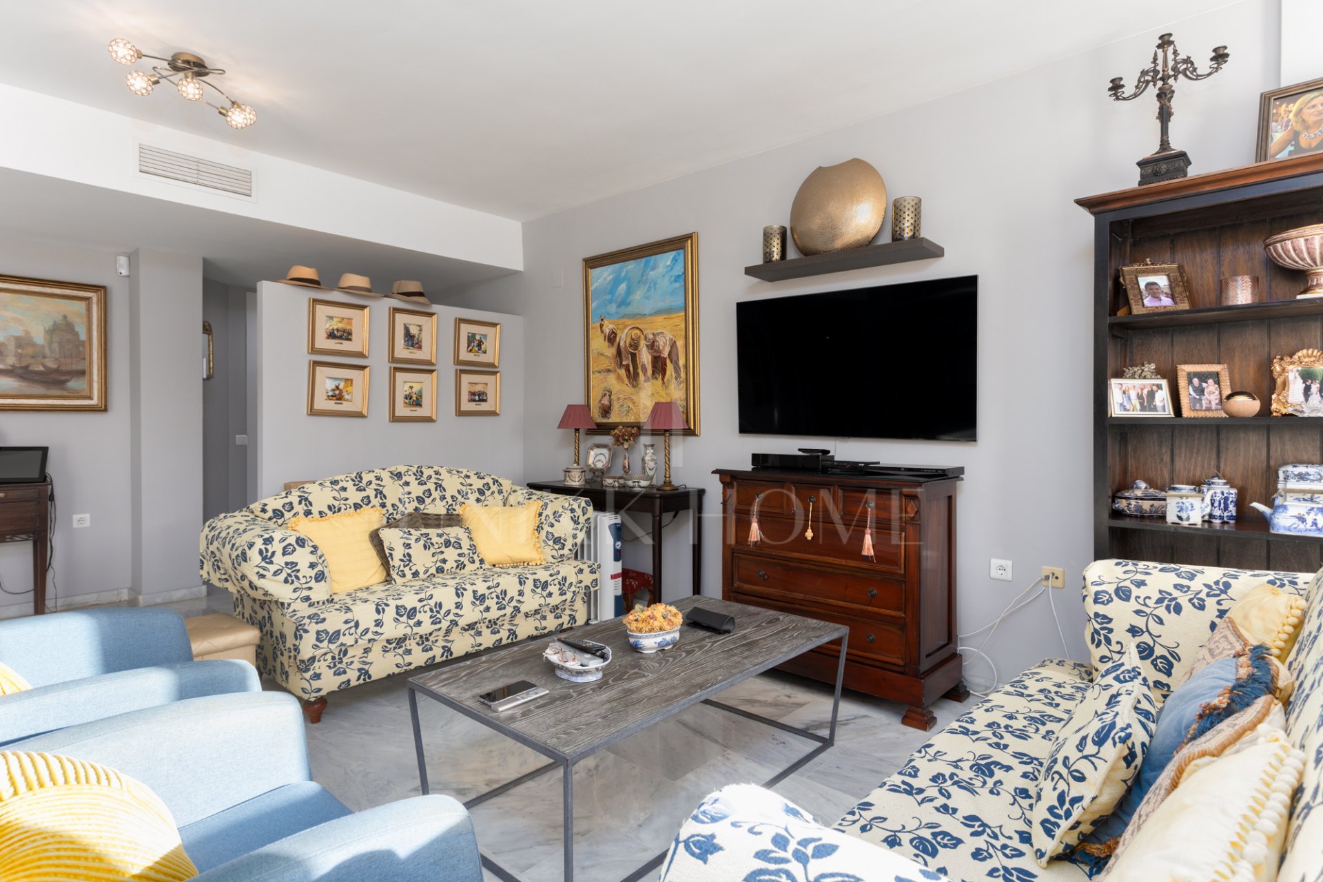 Ático Dúplex Exclusivo en el Corazón del Bulevar de San Pedro Alcántara