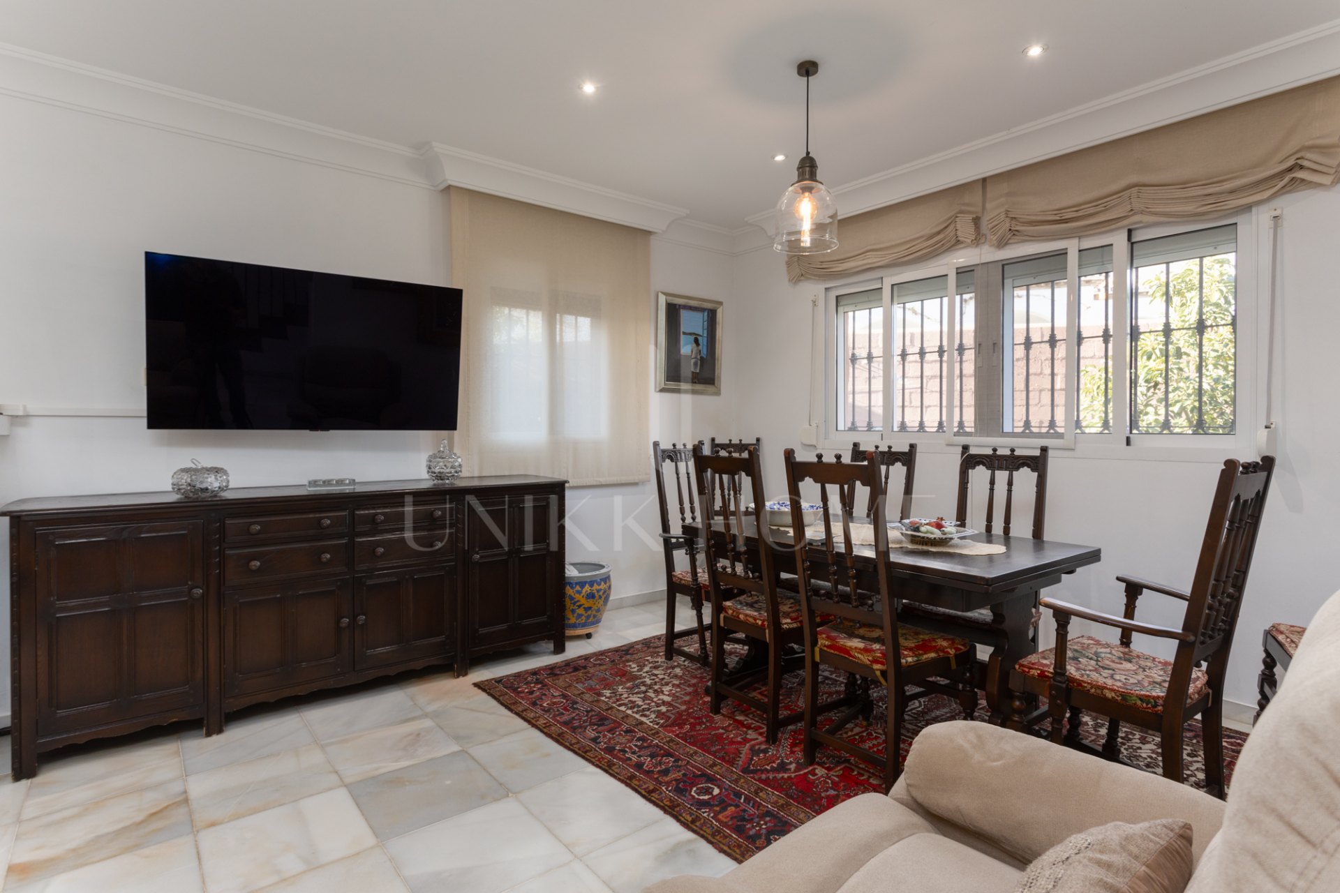 Villa for Sale in Las Petunias, San Pedro de Alcántara – Excellent Investment Opportunity