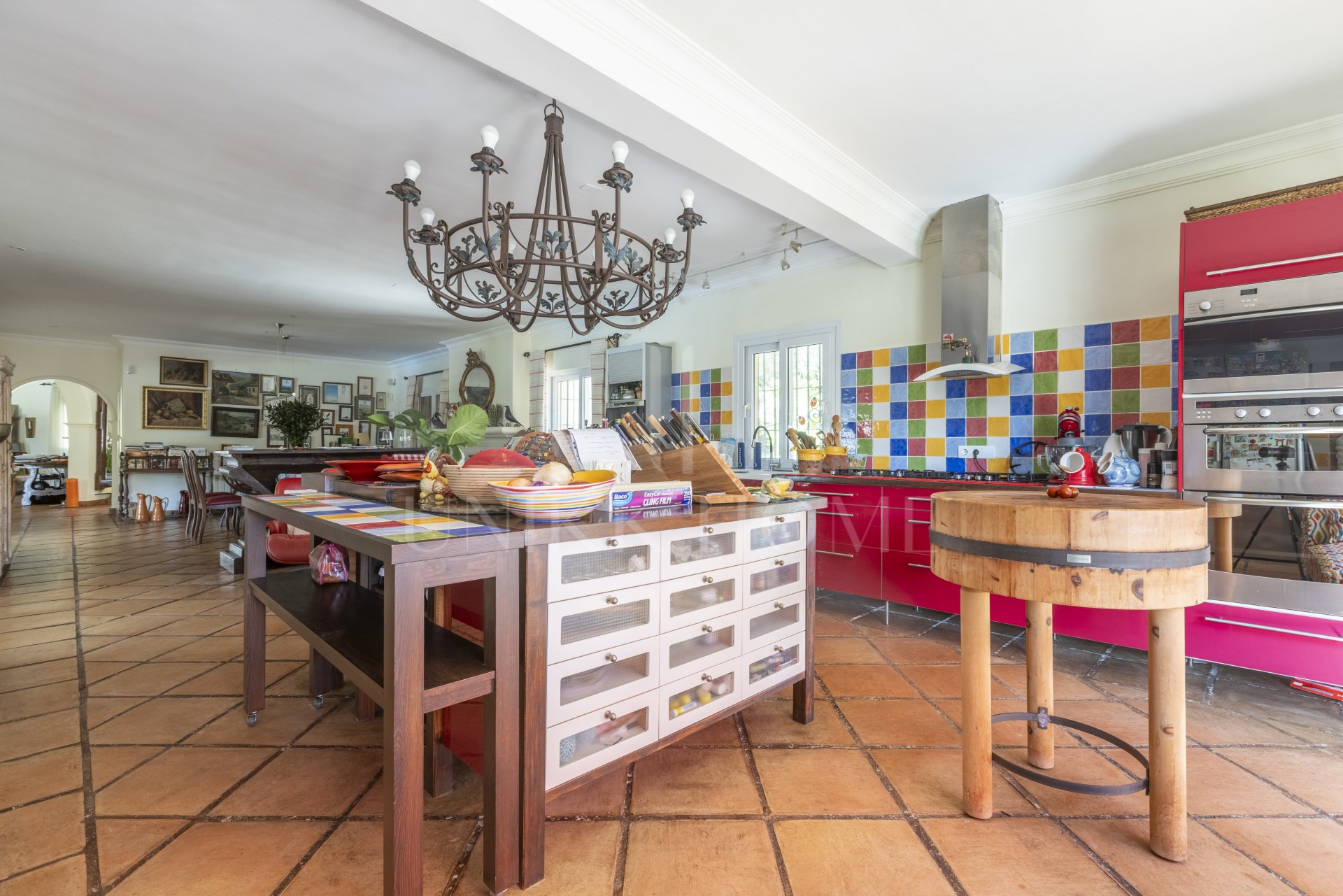 EXCLUSIVE ANDALUCIAN-STYLE VILLA ON TWO INDEPENDENT PLOTS STEPS FROM THE REAL CLUB VALDERRAMA-SOTOGRANDE ALTO