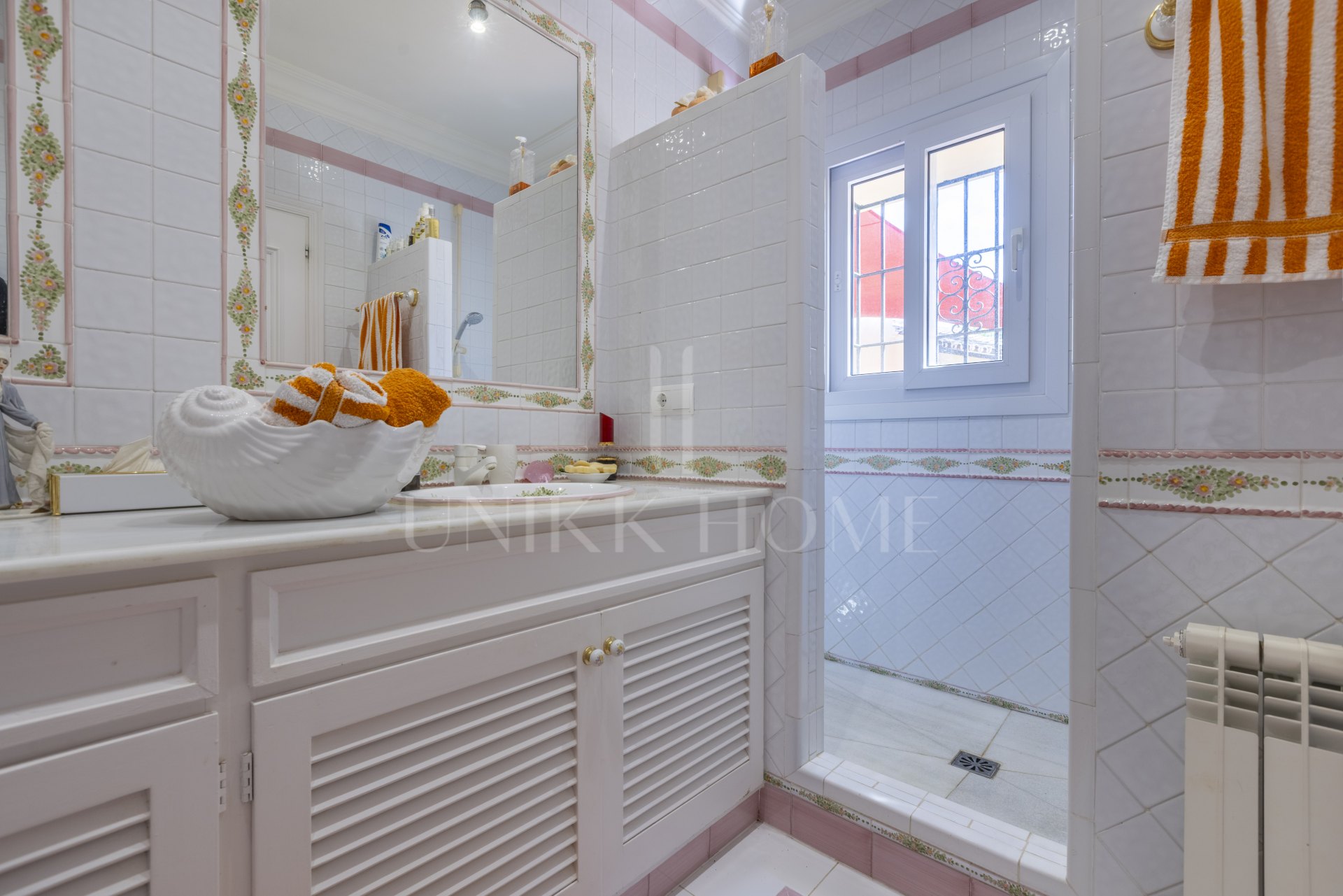 EXCLUSIVE ANDALUCIAN-STYLE VILLA ON TWO INDEPENDENT PLOTS STEPS FROM THE REAL CLUB VALDERRAMA-SOTOGRANDE ALTO