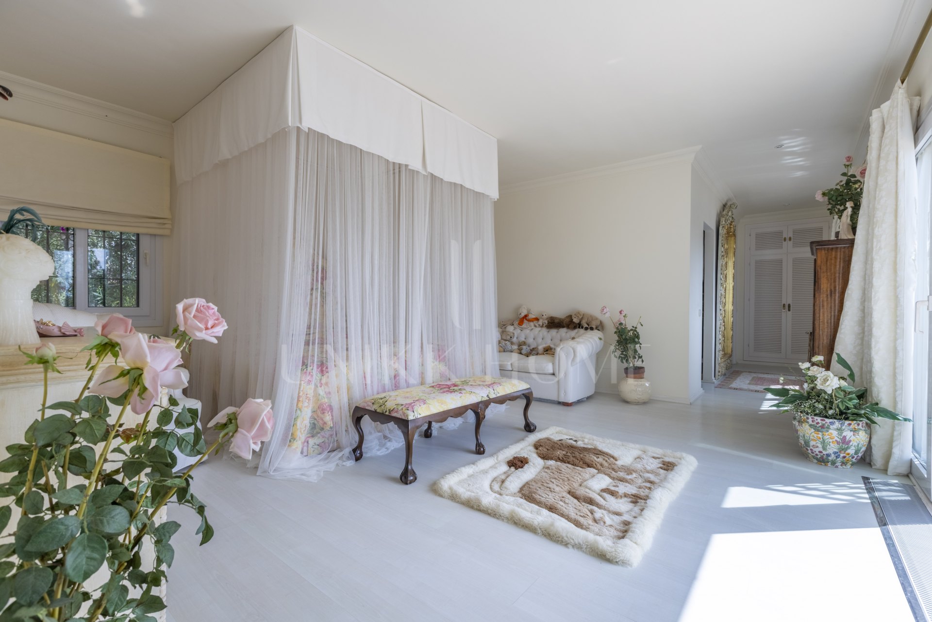 EXCLUSIVE ANDALUCIAN-STYLE VILLA ON TWO INDEPENDENT PLOTS STEPS FROM THE REAL CLUB VALDERRAMA-SOTOGRANDE ALTO