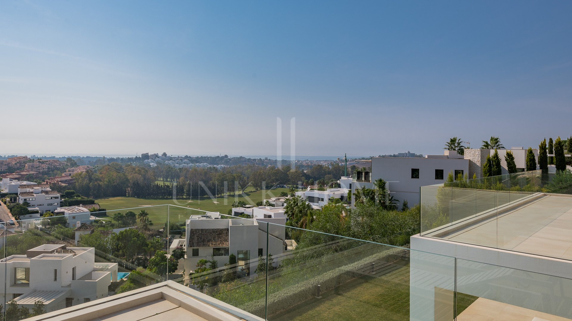 Penthouse villa in La Alqueria with panoramic seaviews