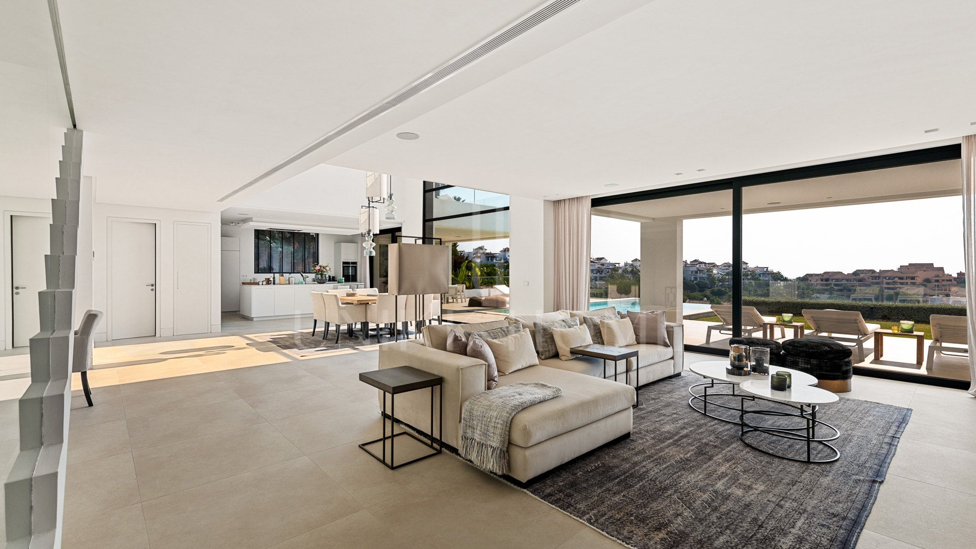 Penthouse villa in La Alqueria with panoramic seaviews