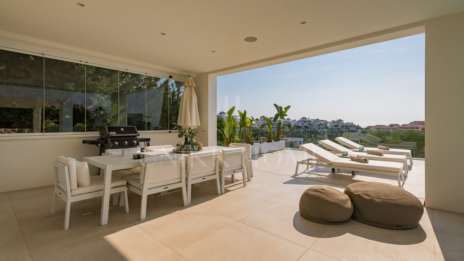Penthouse villa in La Alqueria with panoramic seaviews