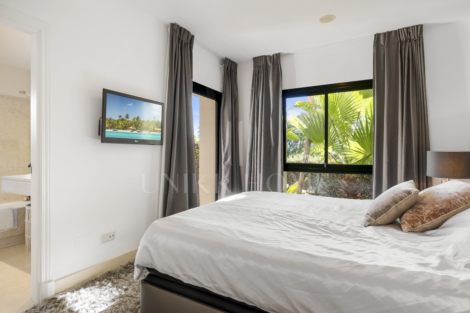 Ground Floor Apartment for Sale in Capanes del Golf, Benahavís – Luxury Gated Community