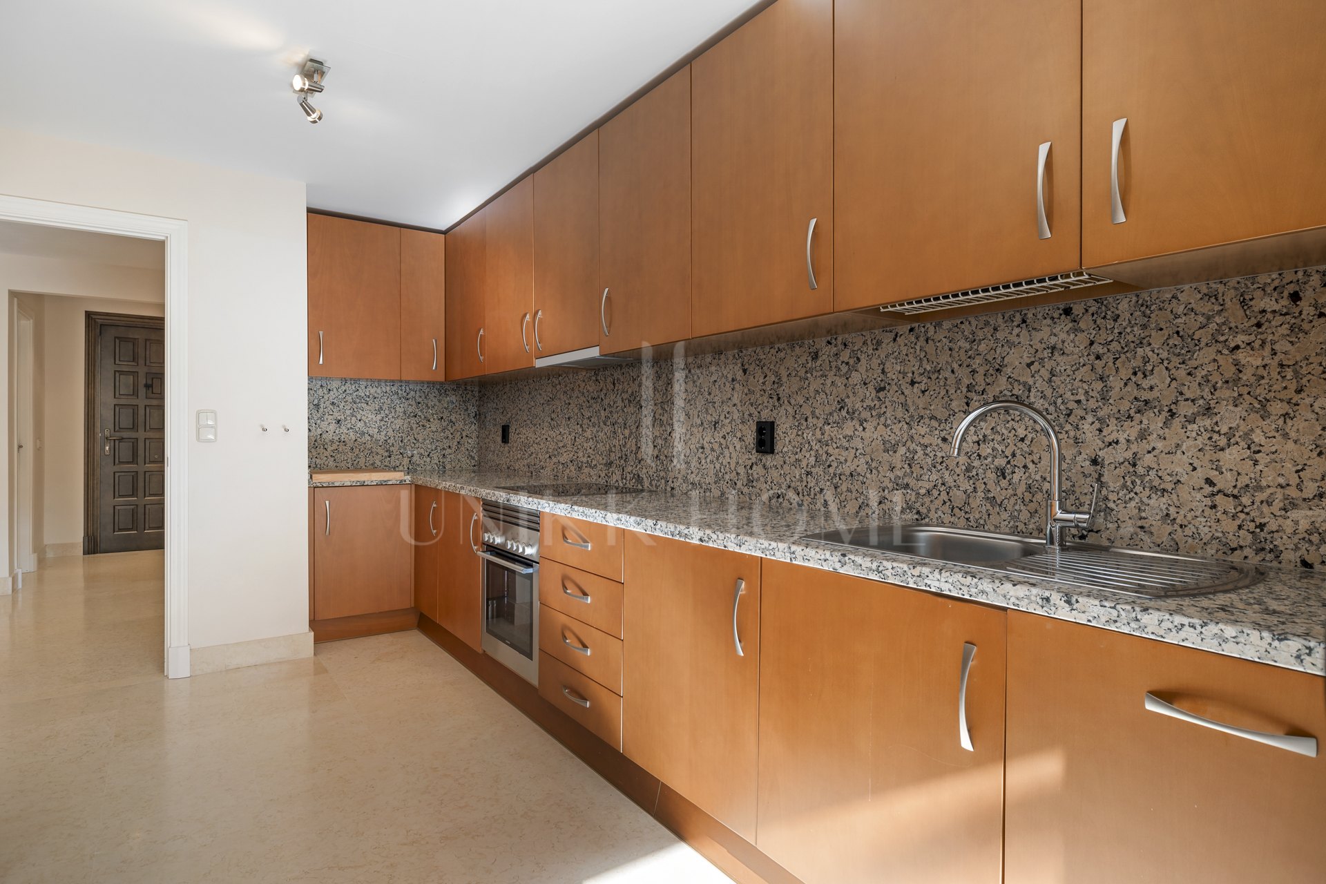 Ground Floor Apartment for Sale in Capanes del Golf, Benahavís – Luxury Gated Community