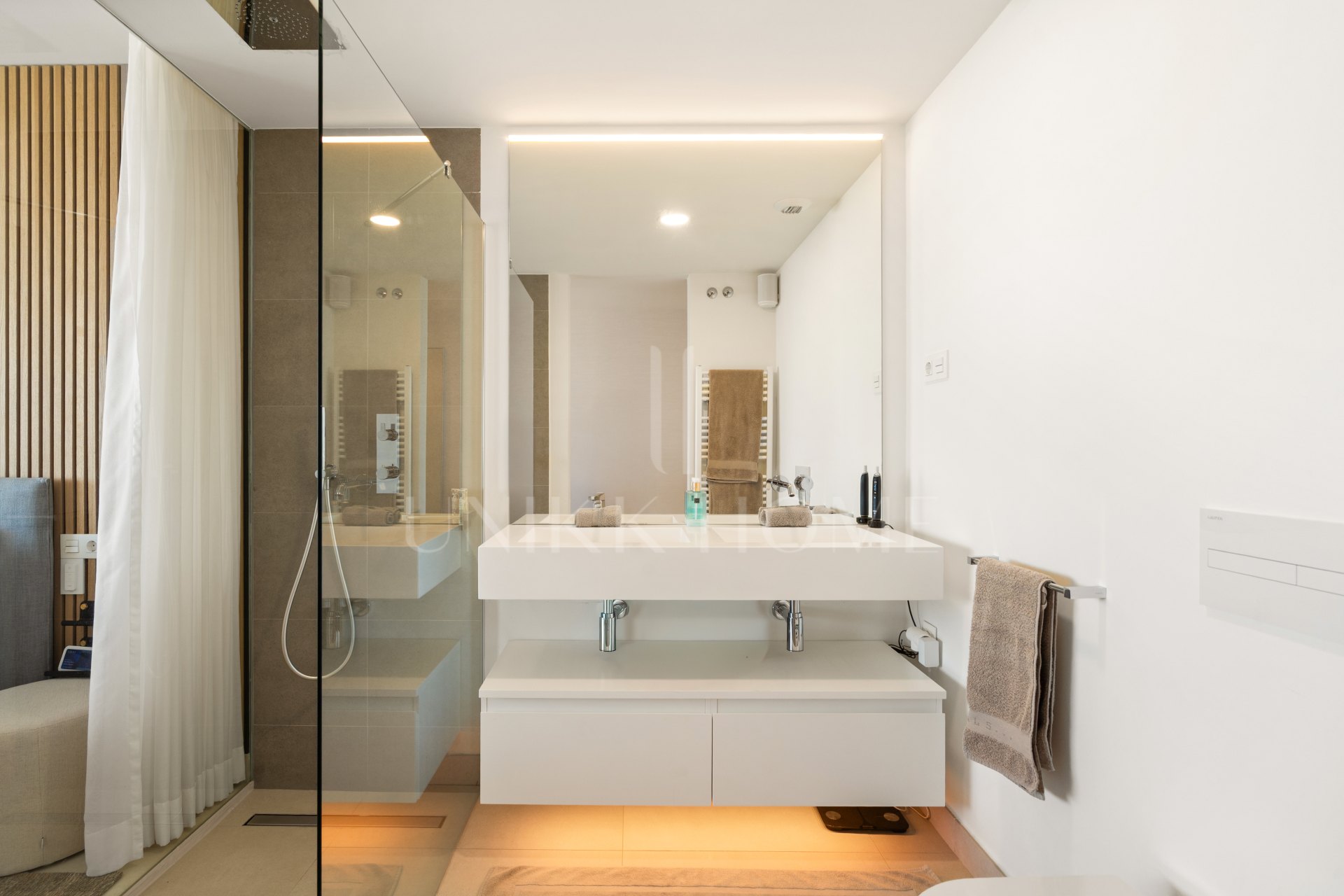 Luxury 2-Bedroom Apartment with Panoramic Sea Views in One Residences, Calanova Golf