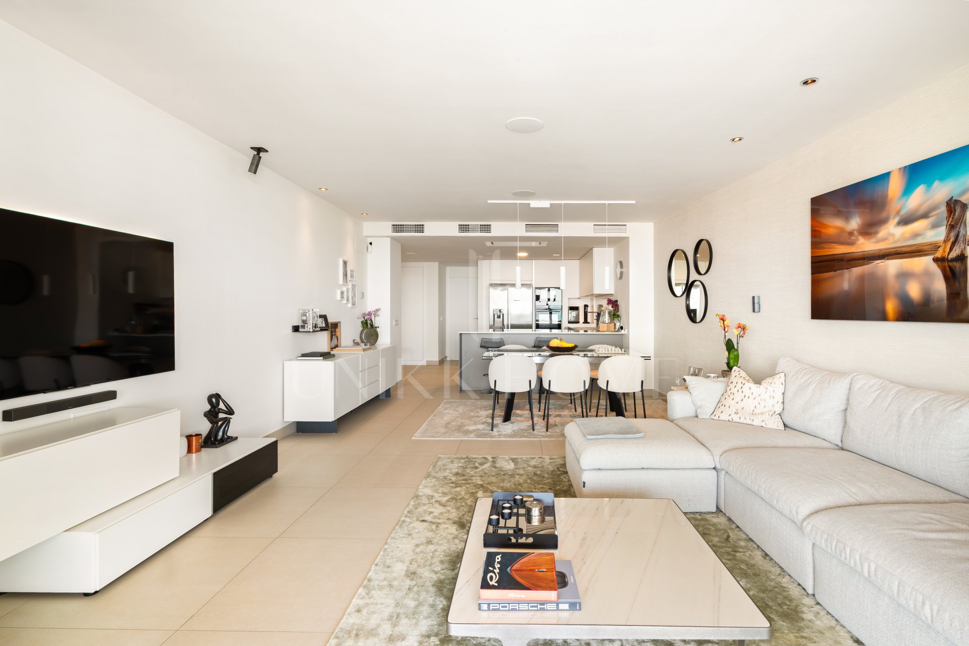 Luxury 2-Bedroom Apartment with Panoramic Sea Views in One Residences, Calanova Golf