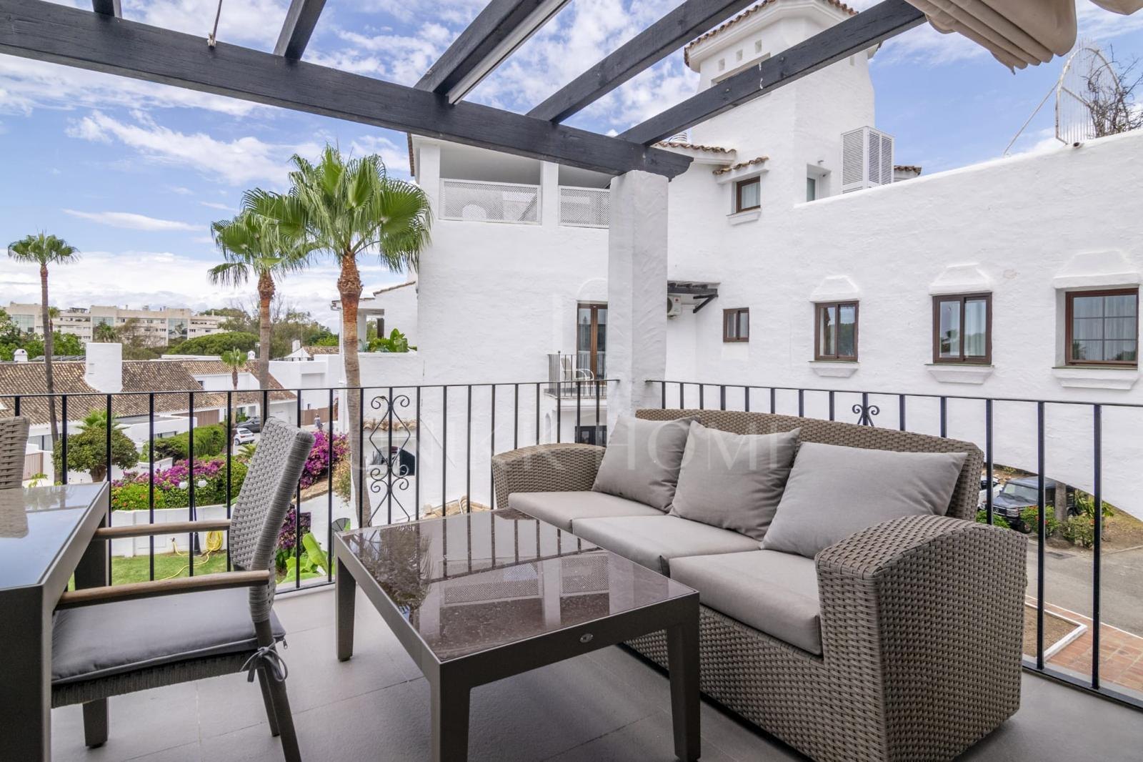 Luxury Duplex Penthouse for sales in Villa Marina, Marbella, Walking Distance to Puerto Banús and the Beach