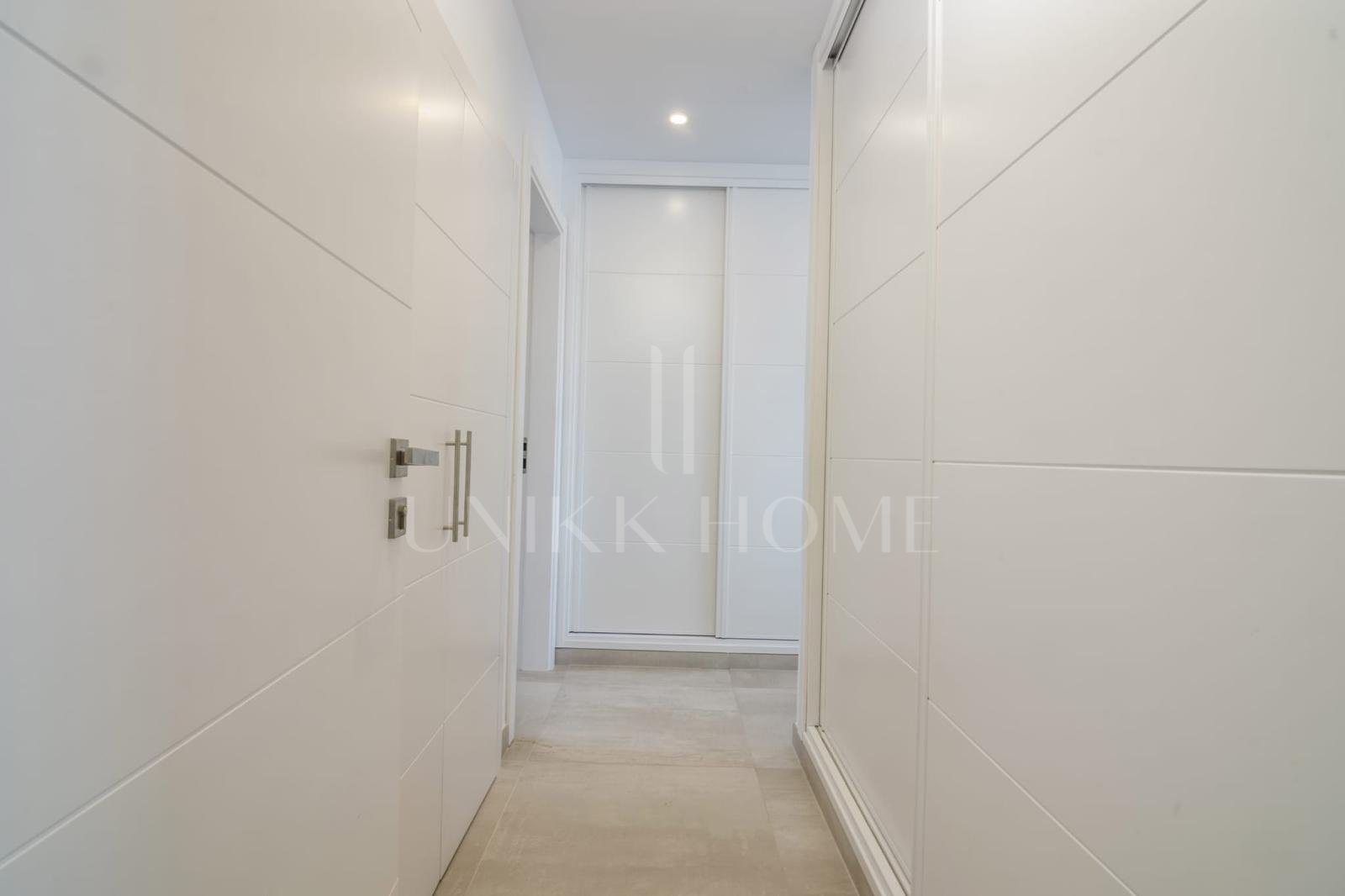 Luxury Duplex Penthouse for sales in Villa Marina, Marbella, Walking Distance to Puerto Banús and the Beach