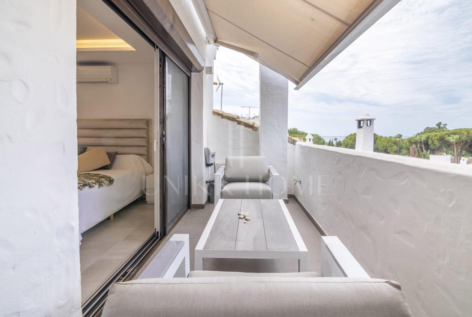 Luxury Duplex Penthouse for sales in Villa Marina, Marbella, Walking Distance to Puerto Banús and the Beach