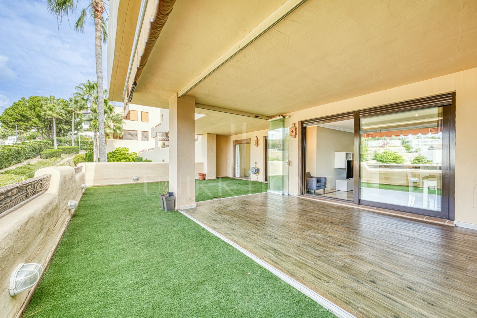 Luxury Elevated Ground Floor Apartment in Las Lomas del Conde Luque – Benahavís