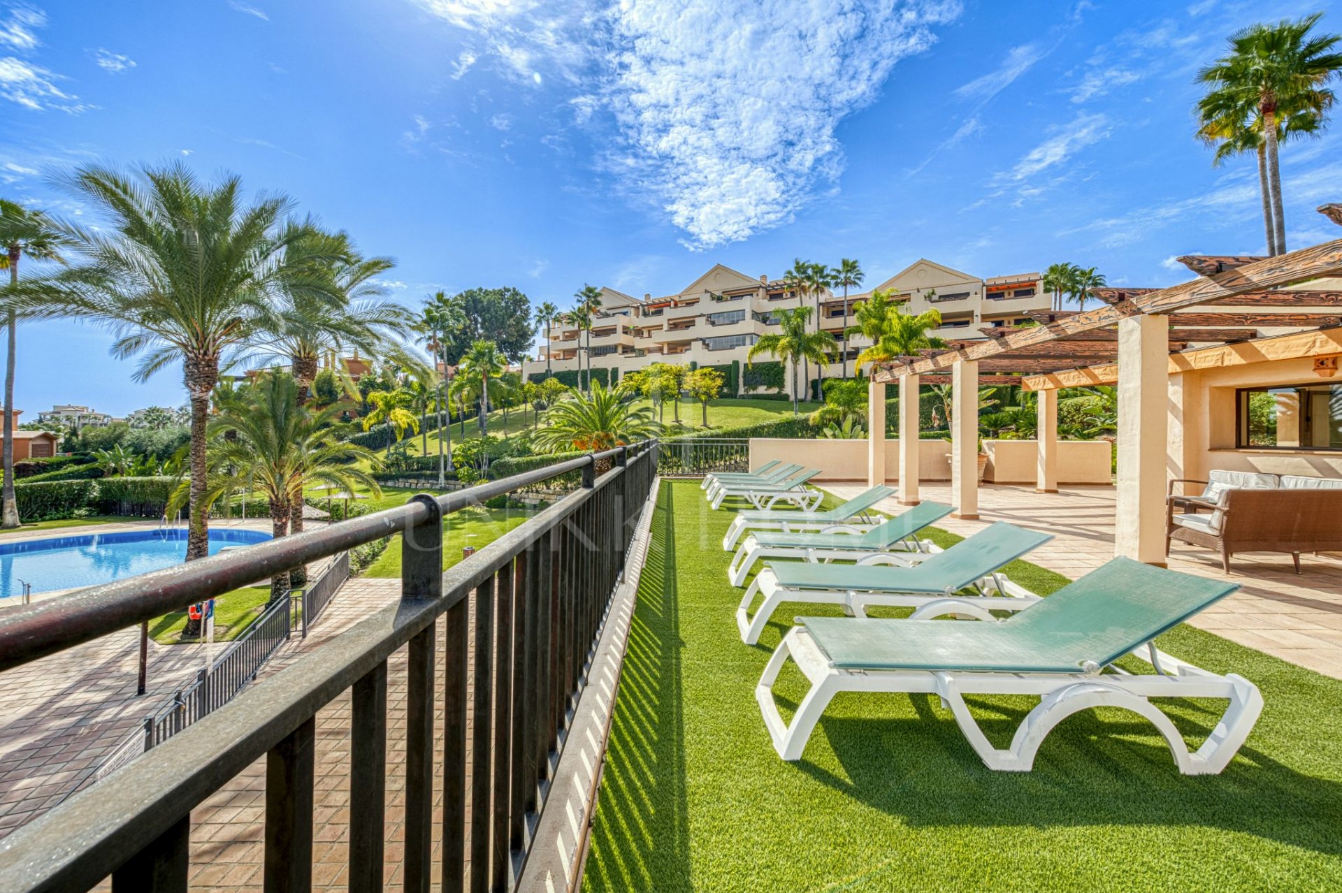 Luxury Elevated Ground Floor Apartment in Las Lomas del Conde Luque – Benahavís