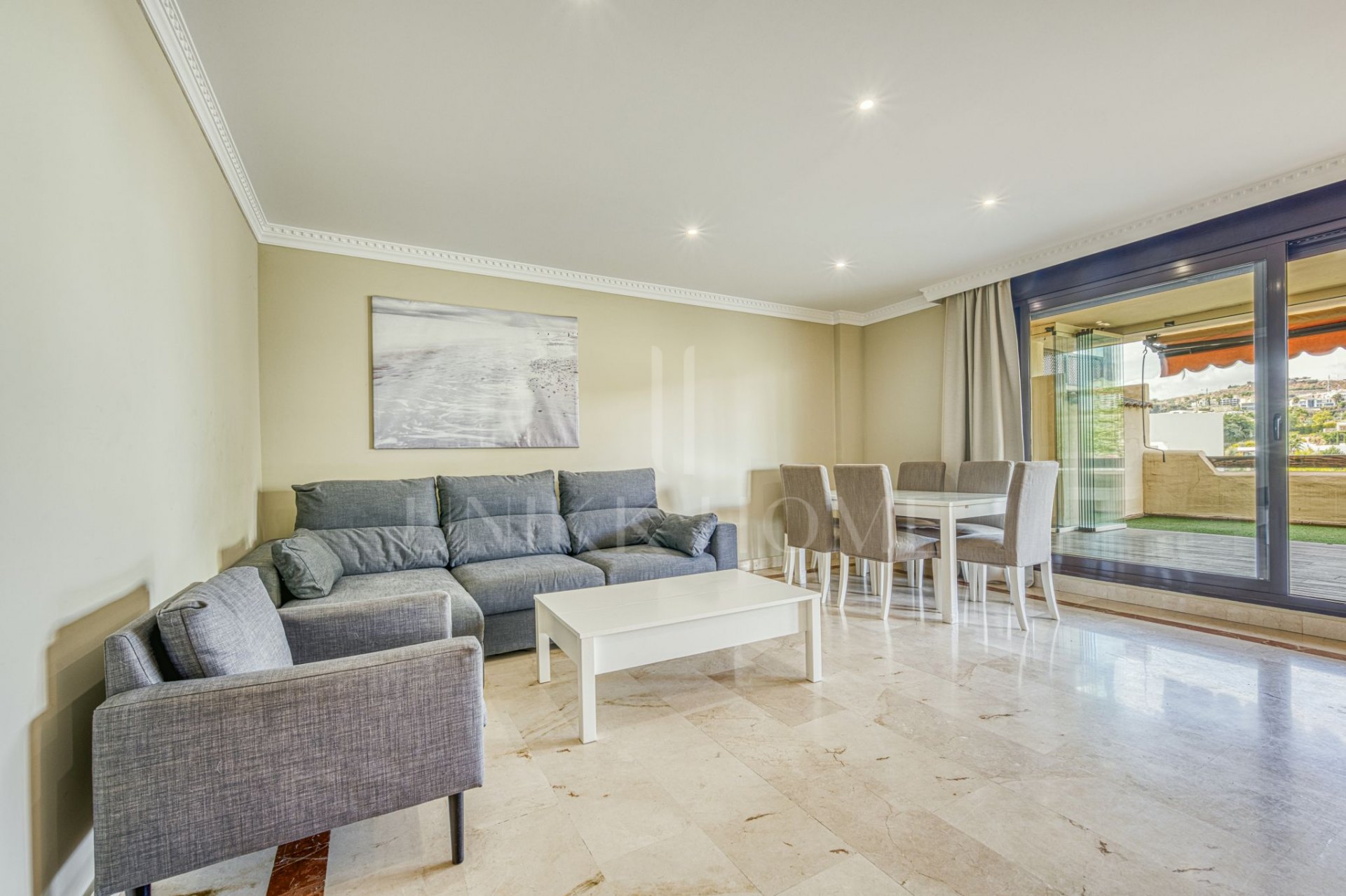 Luxury Elevated Ground Floor Apartment in Las Lomas del Conde Luque – Benahavís