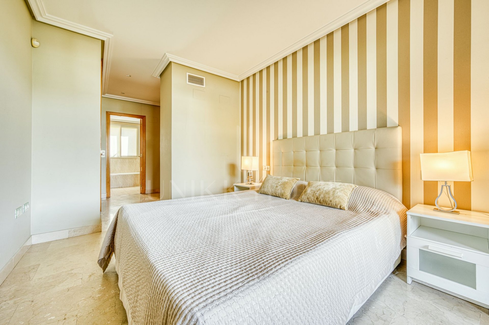 Luxury Elevated Ground Floor Apartment in Las Lomas del Conde Luque – Benahavís