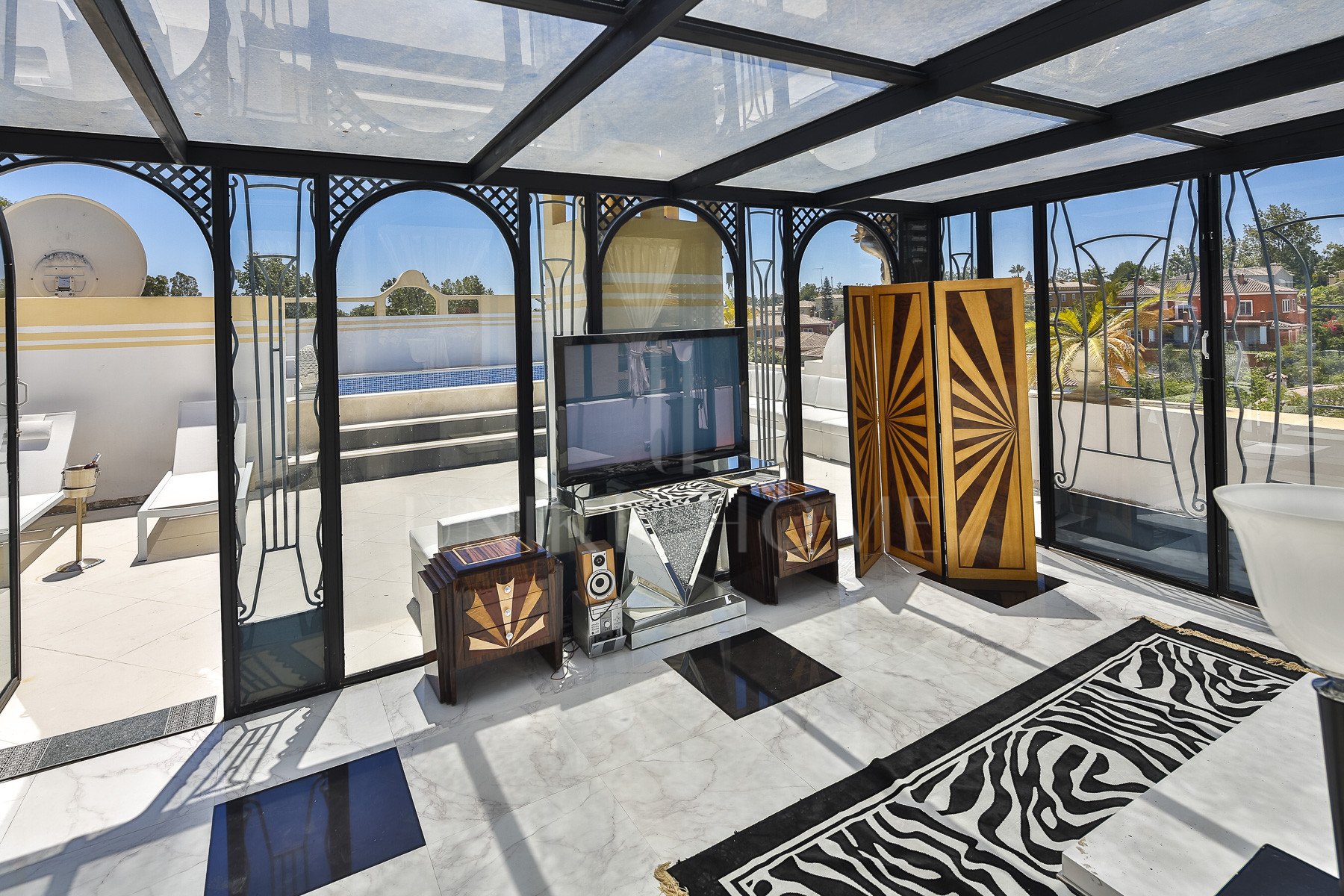 Excepcional Ático Dúplex Art Decó en Primera Línea de Golf – Guadalmina Alta, Marbella