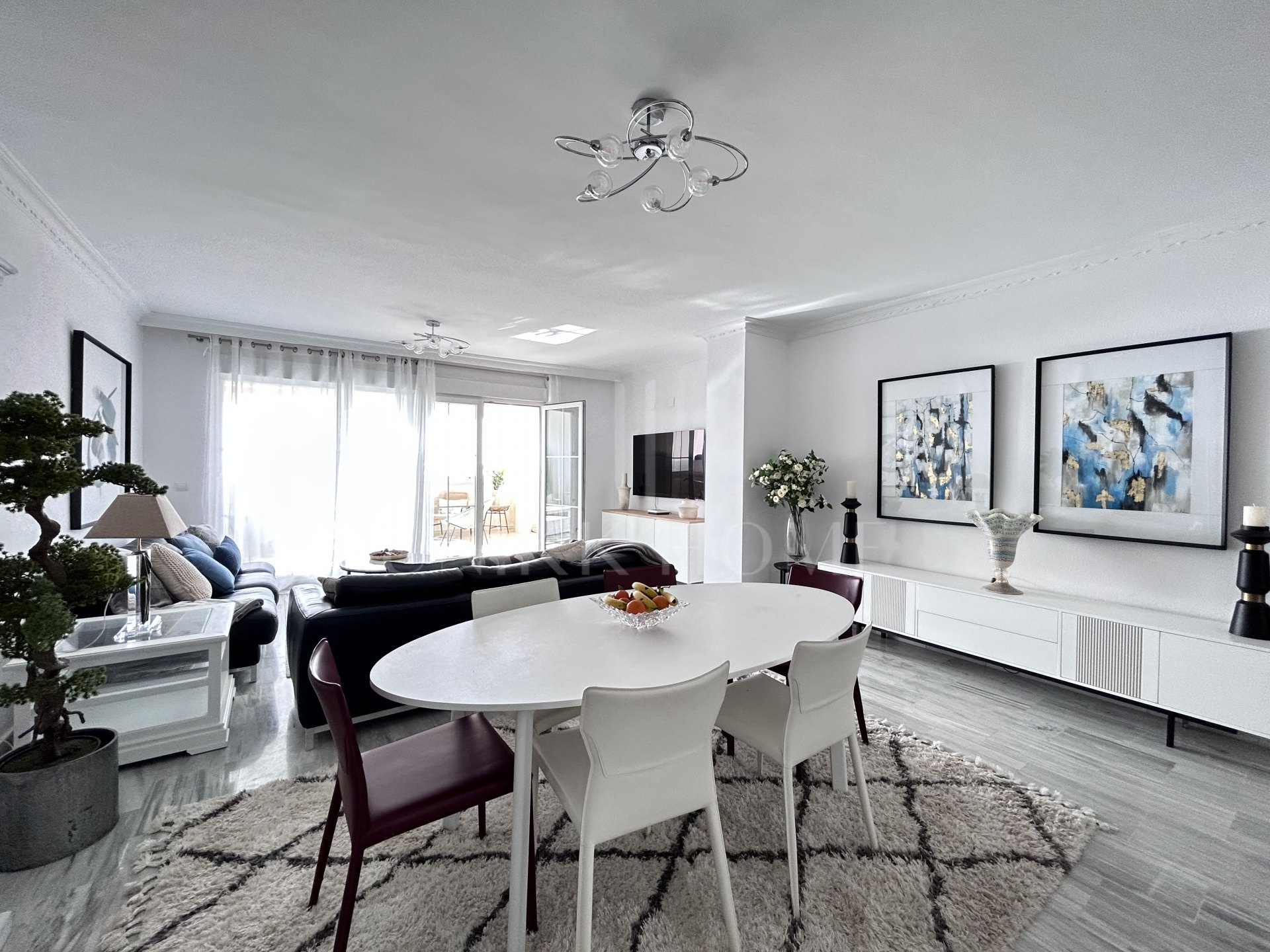 Apartamento en venta en Cabopino, Marbella Este