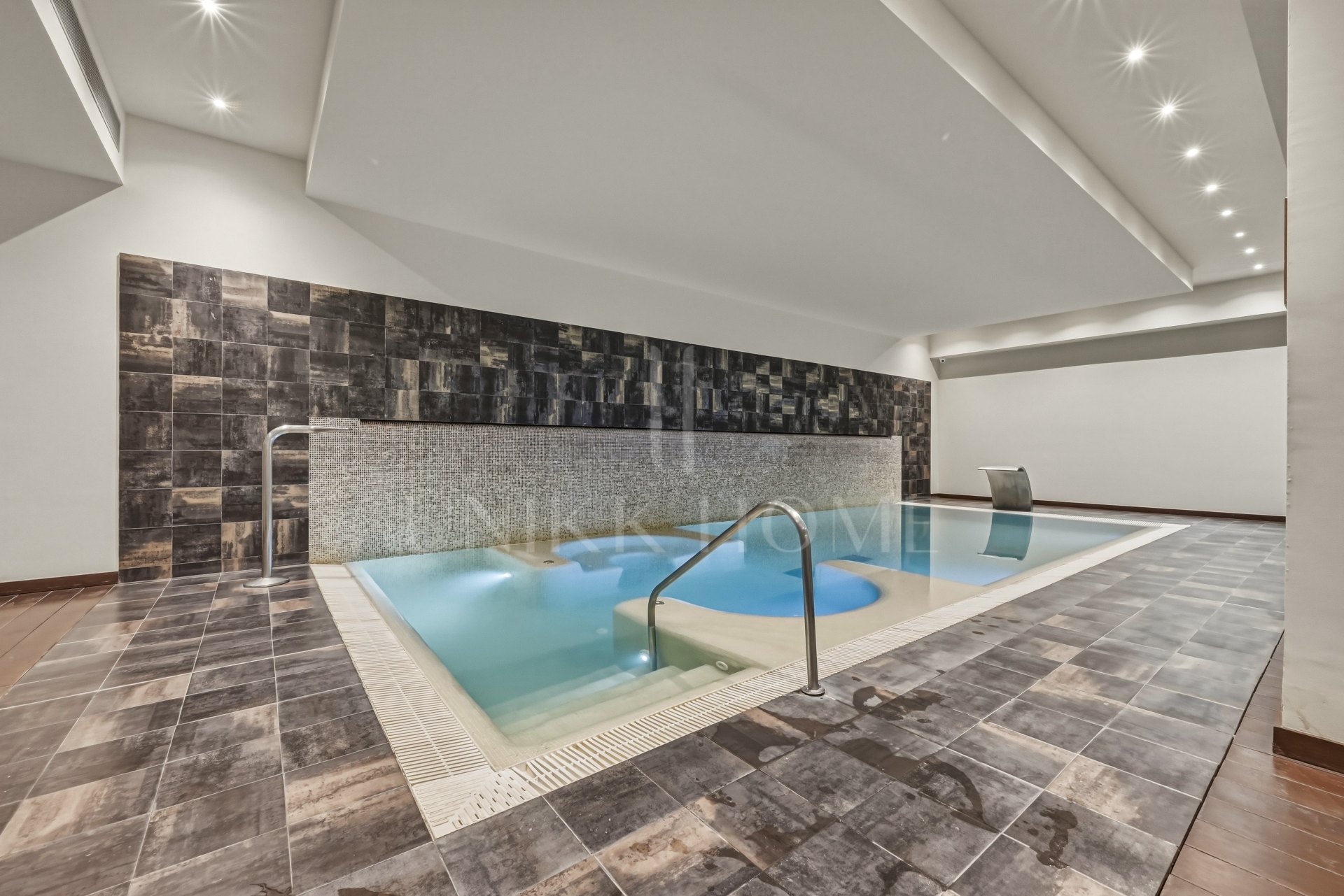 Ground Floor Apartment in Benatalaya – Private Garden, 24H Security & Prime Location