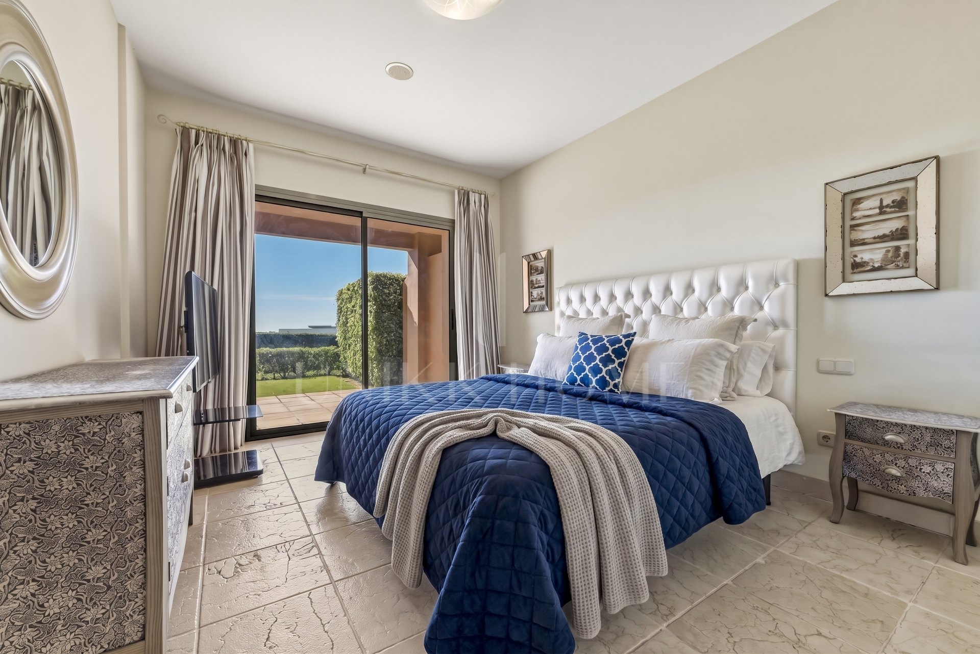 Ground Floor Apartment in Benatalaya – Private Garden, 24H Security & Prime Location