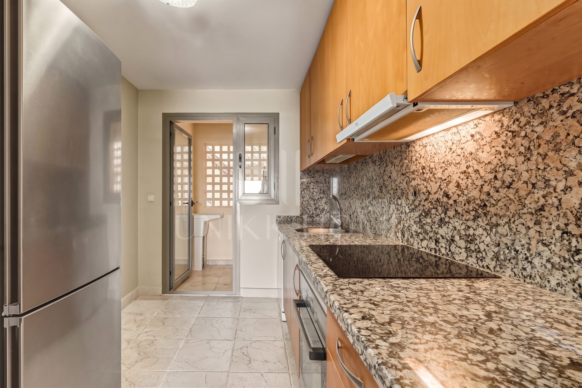 Ground Floor Apartment in Benatalaya – Private Garden, 24H Security & Prime Location