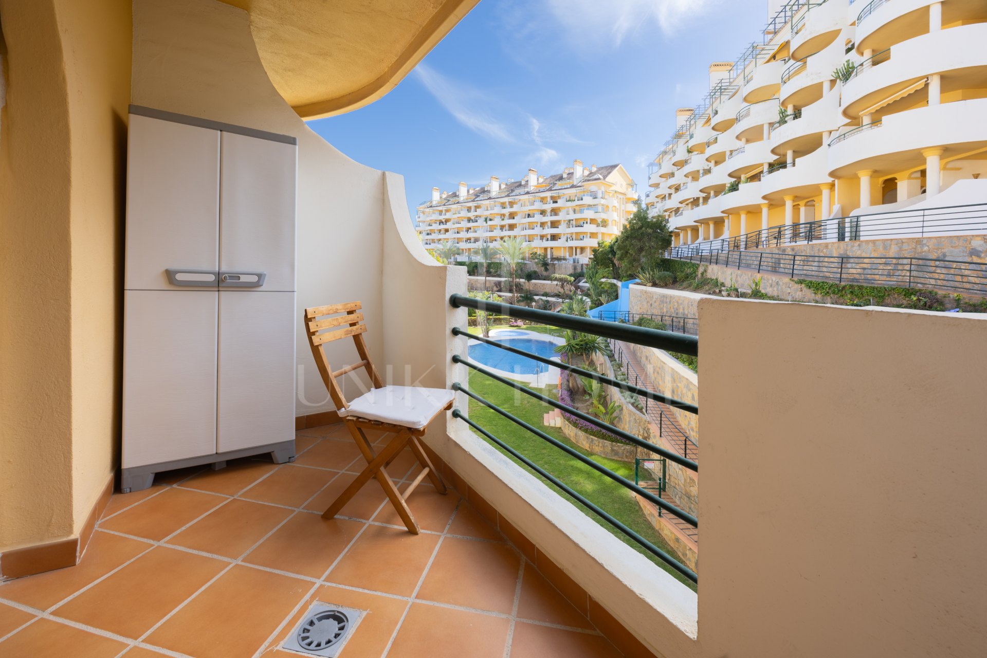 APARTMENT IN SEÑORÍO DE ALOHA, NUEVA ANDALCÍA