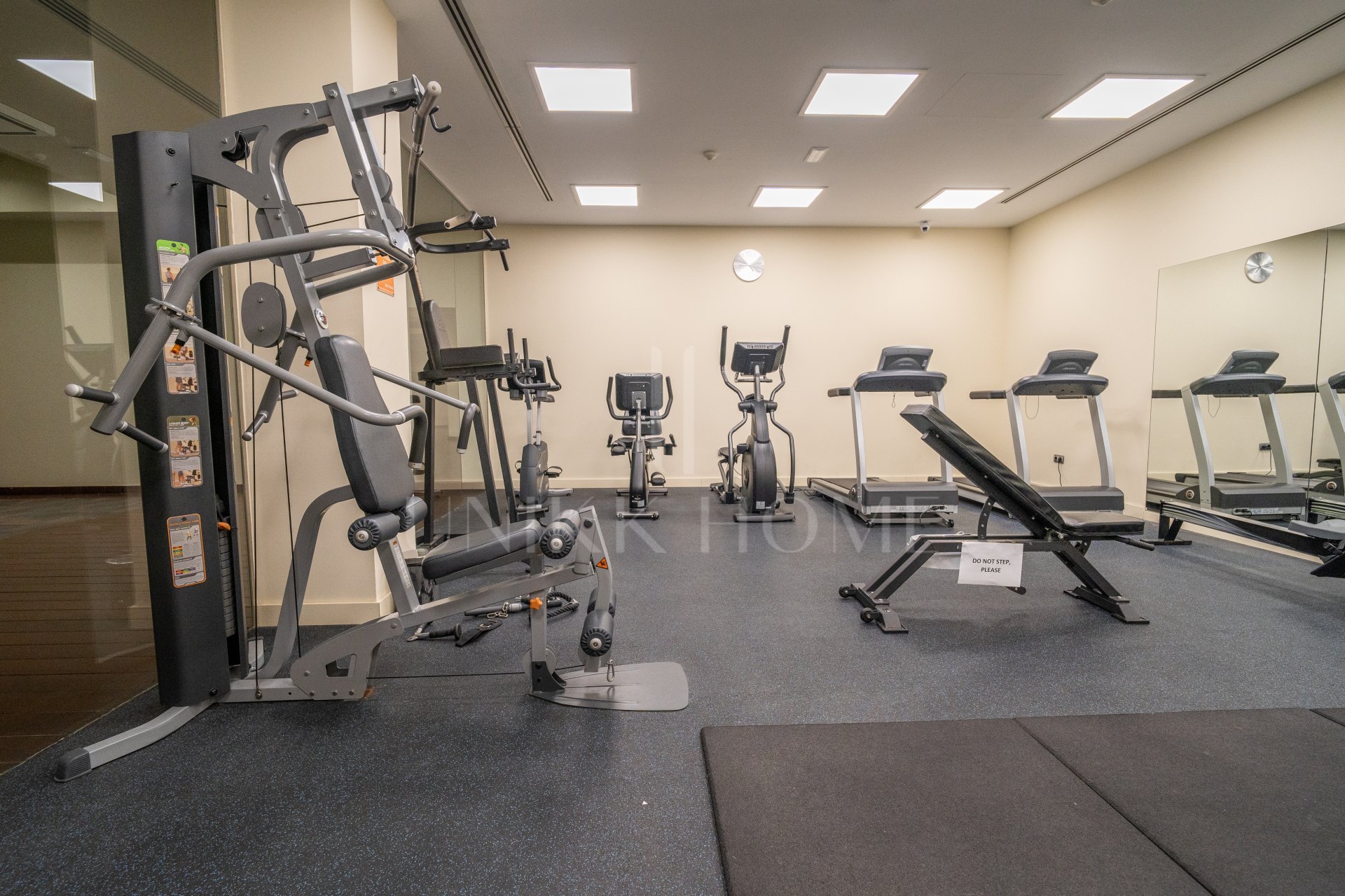 GROUND FLOOR WITH PRIVATE GARDEN IN FRONT OF BENATALAYA SCHOOL