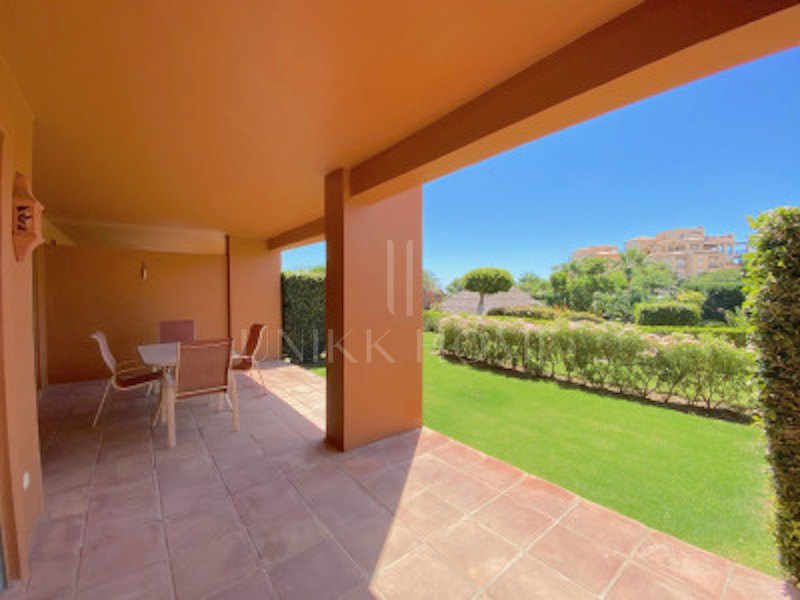 GROUND FLOOR WITH PRIVATE GARDEN IN FRONT OF BENATALAYA SCHOOL