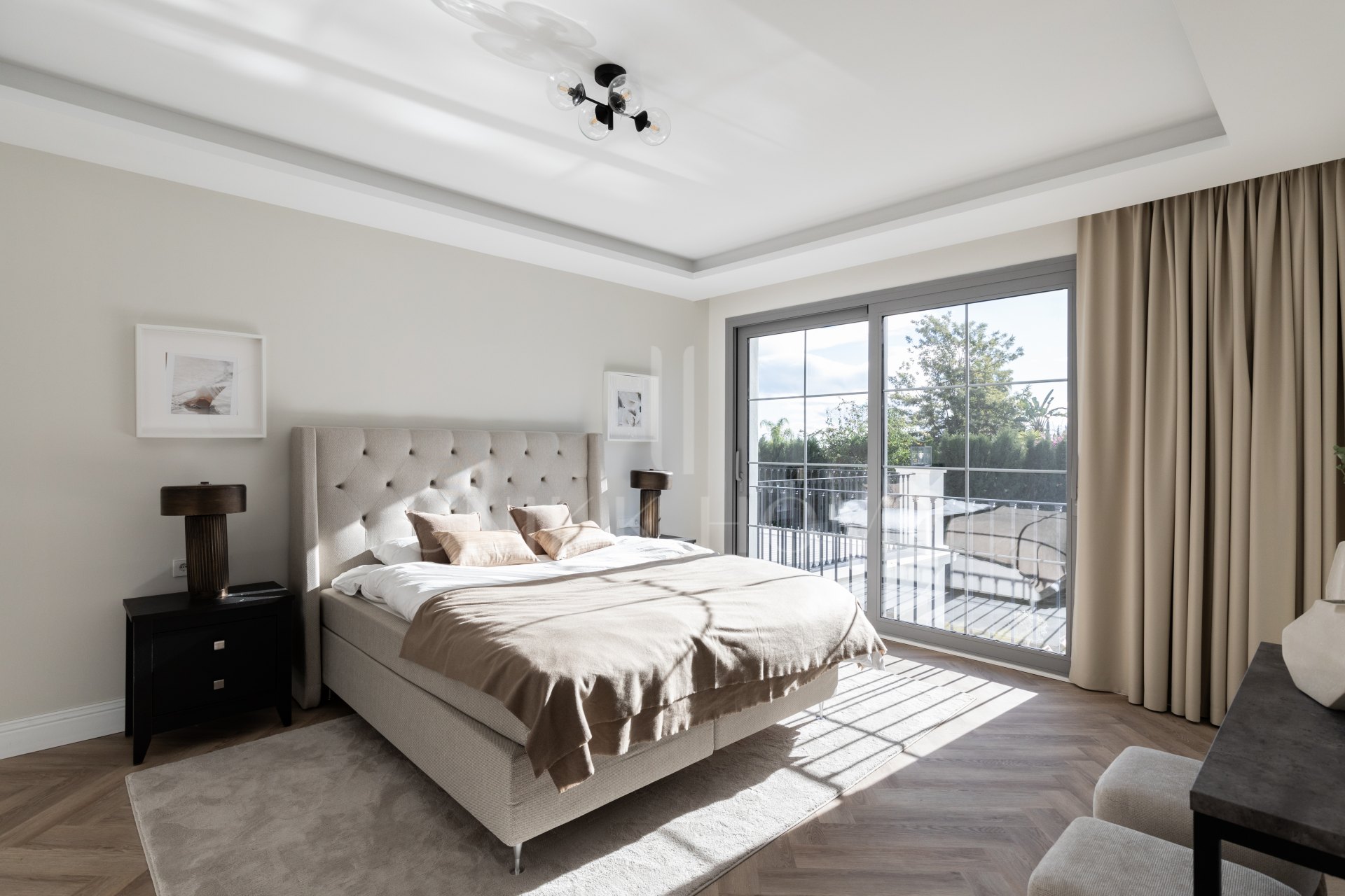 Elegante Villa Contemporánea en Los Arqueros, Benahavís