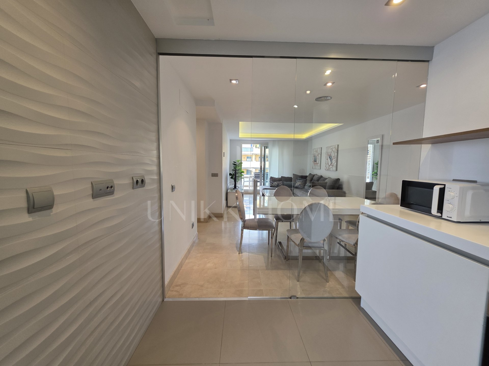 Ático Dúplex en Venta en San Pedro Playa con Gran Solárium y Parking