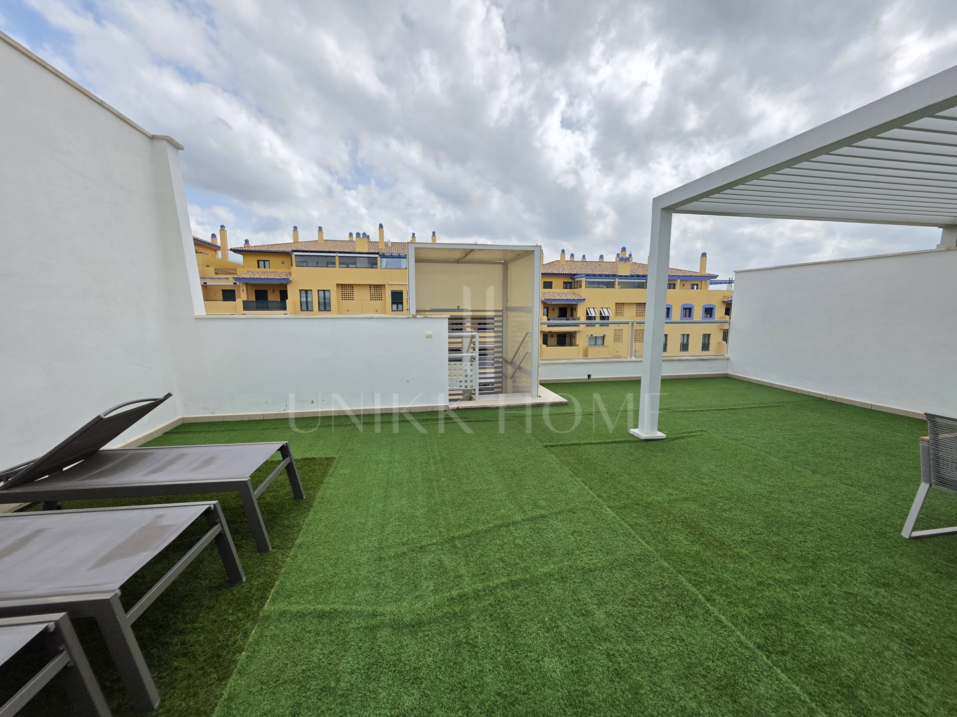 Ático Dúplex en Venta en San Pedro Playa con Gran Solárium y Parking