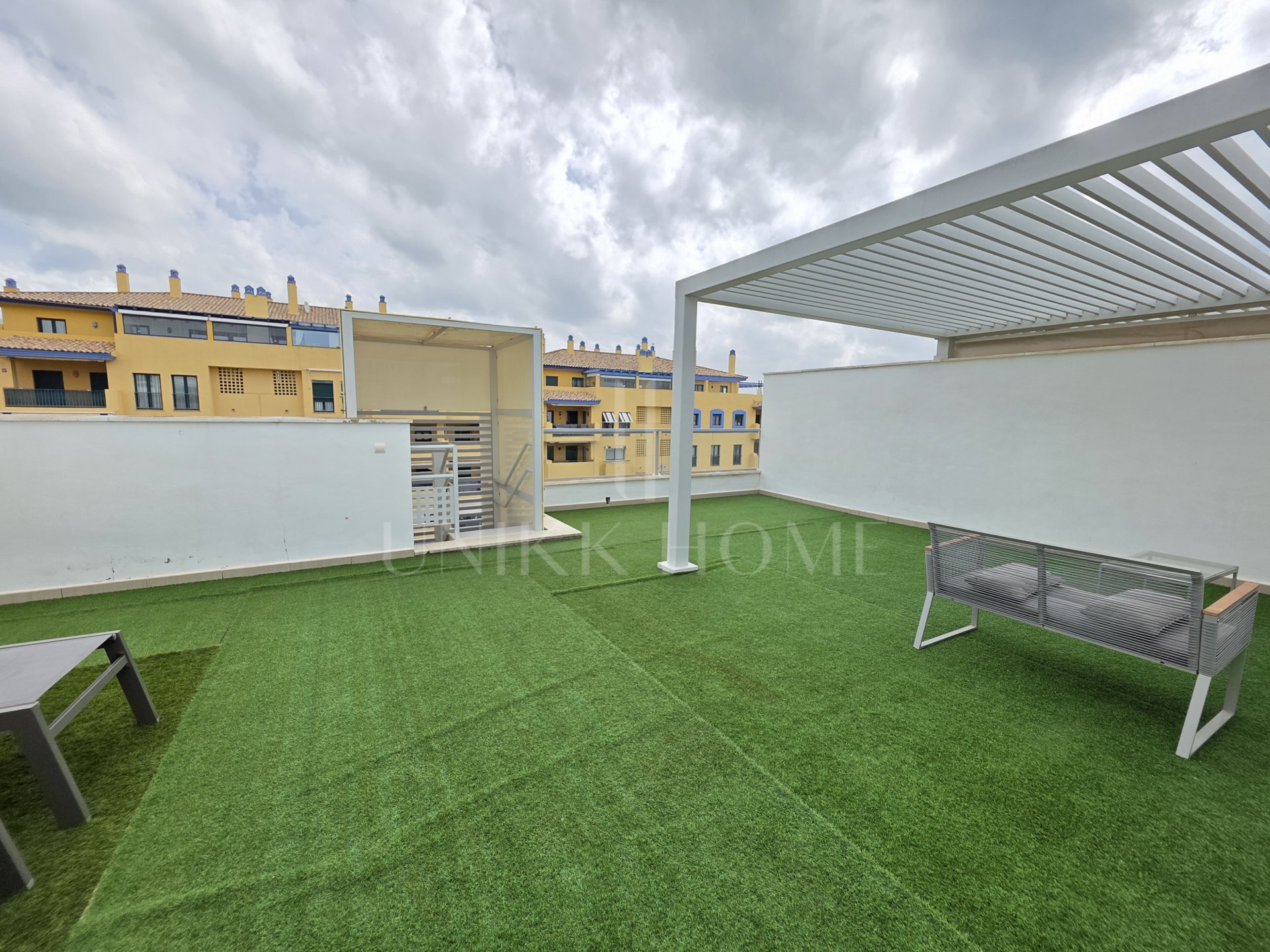 Ático Dúplex en Venta en San Pedro Playa con Gran Solárium y Parking