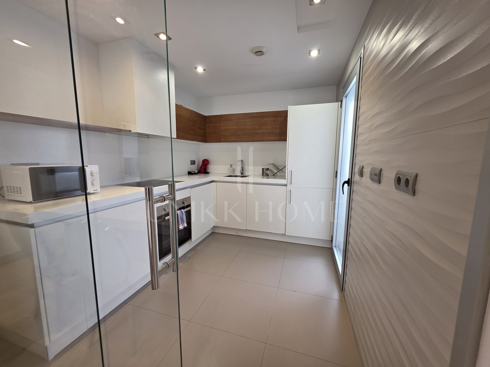 Ático Dúplex en Venta en San Pedro Playa con Gran Solárium y Parking