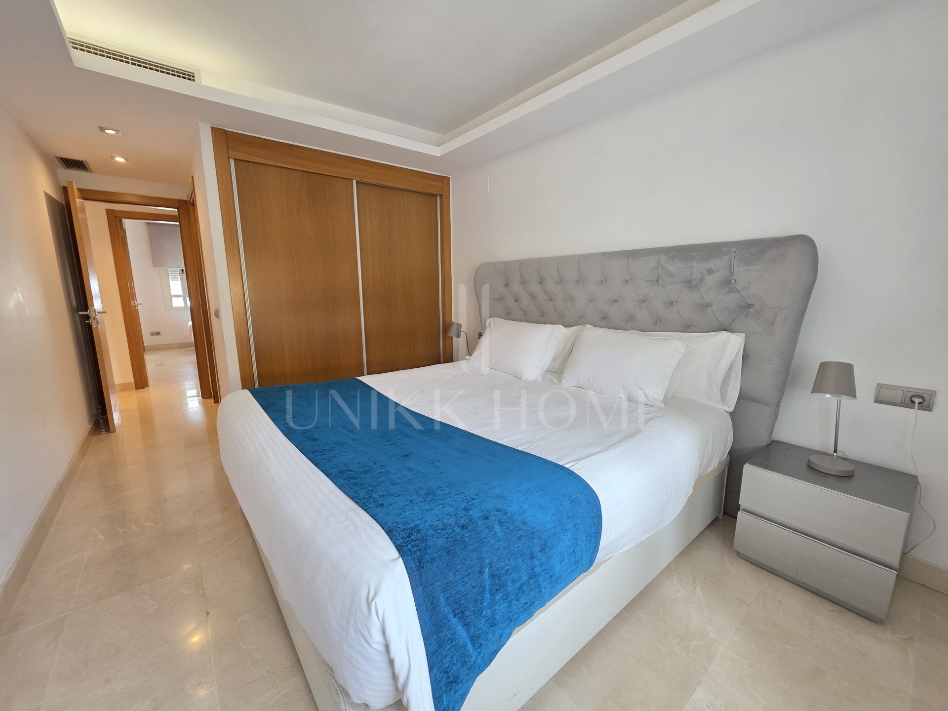 Ático Dúplex en Venta en San Pedro Playa con Gran Solárium y Parking