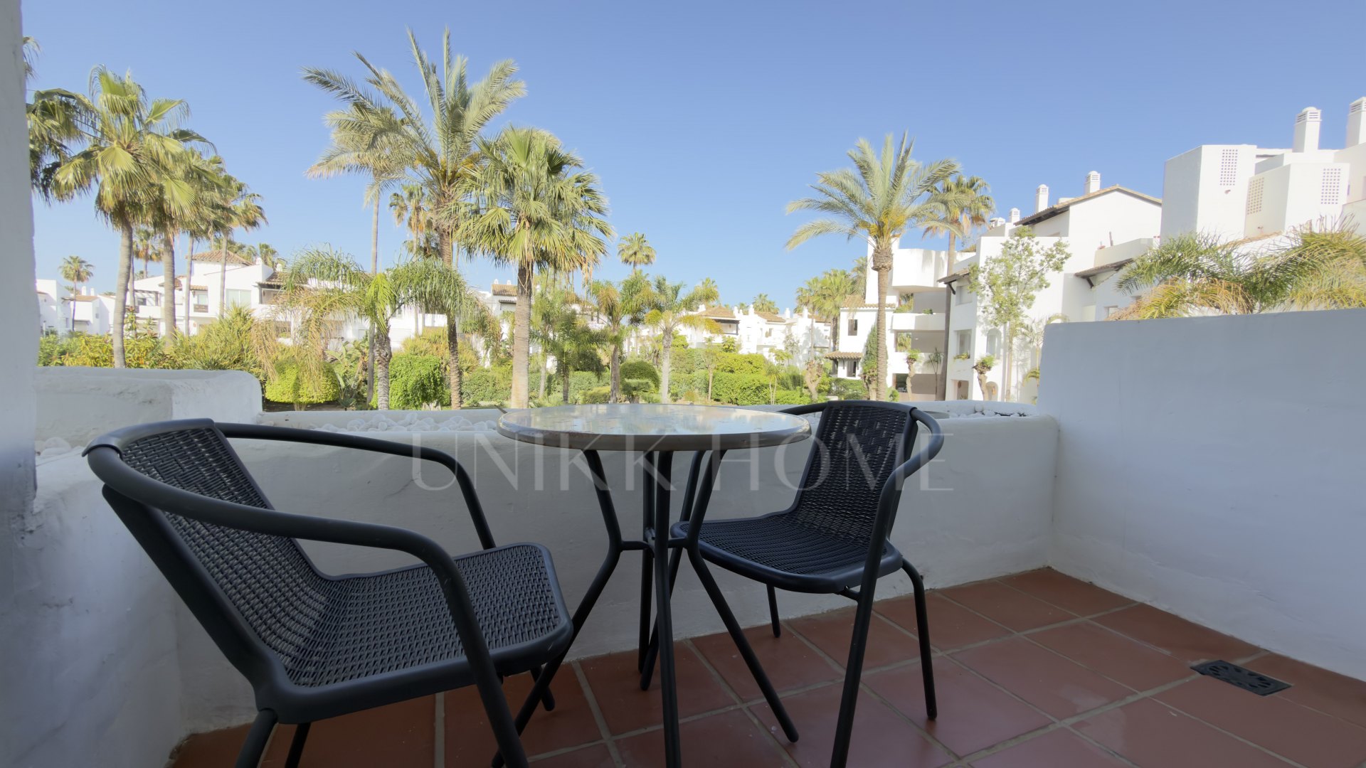 BEACHFRONT OPPORTUNITY. EXCLUSIVE COSTALITA AREA