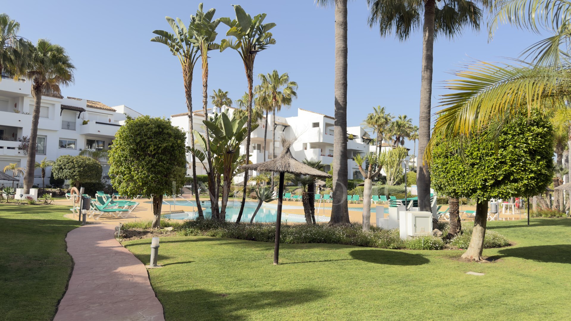 BEACHFRONT OPPORTUNITY. EXCLUSIVE COSTALITA AREA