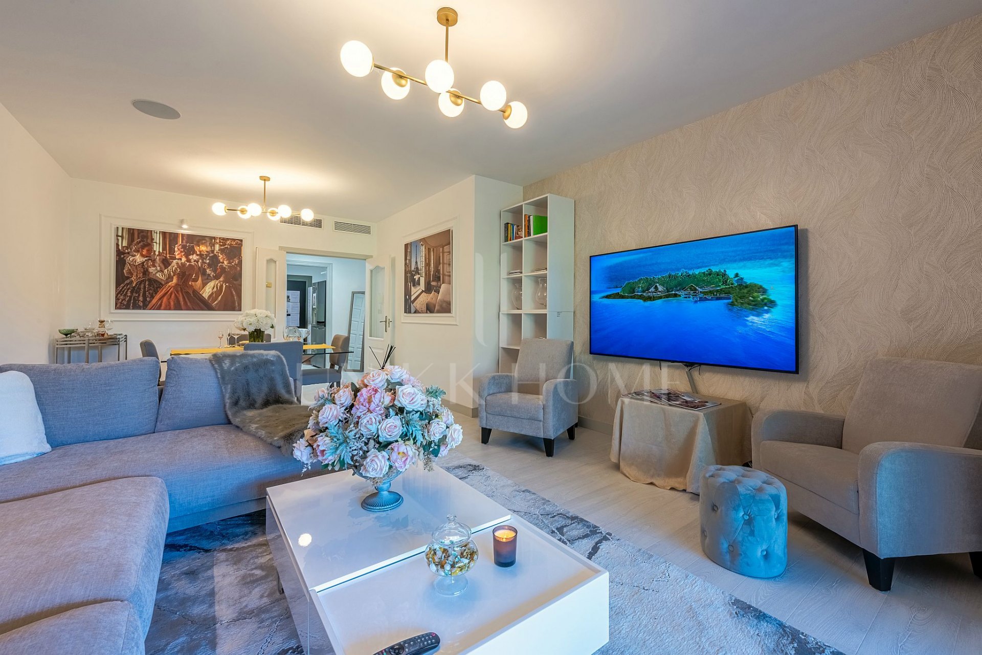 Elegante Apartamento en Planta Baja con Jardín Privado en Benatalaya